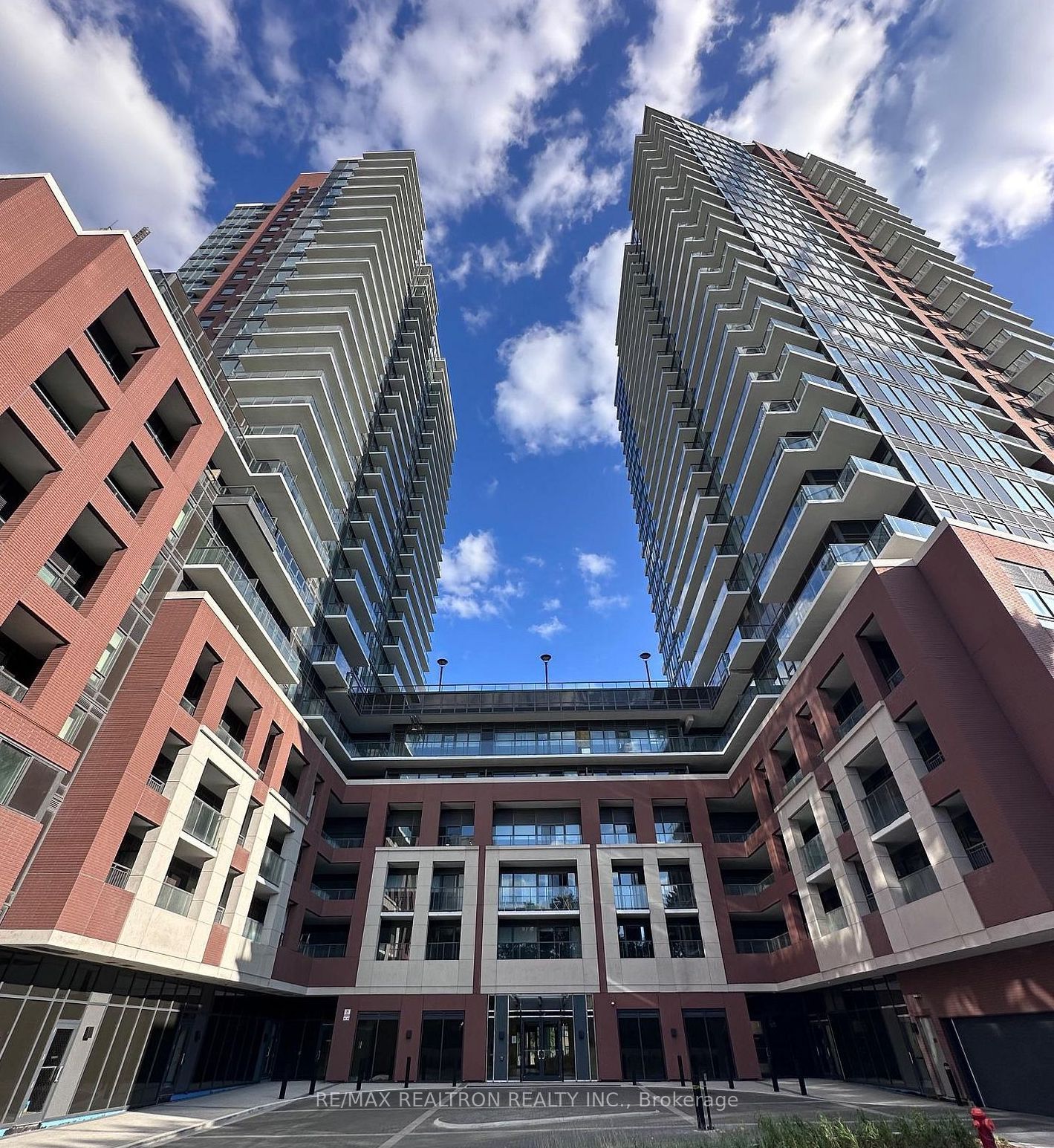 4010 Eglinton Avenue W 1305, Toronto, ON M9A 0G5 photo 2