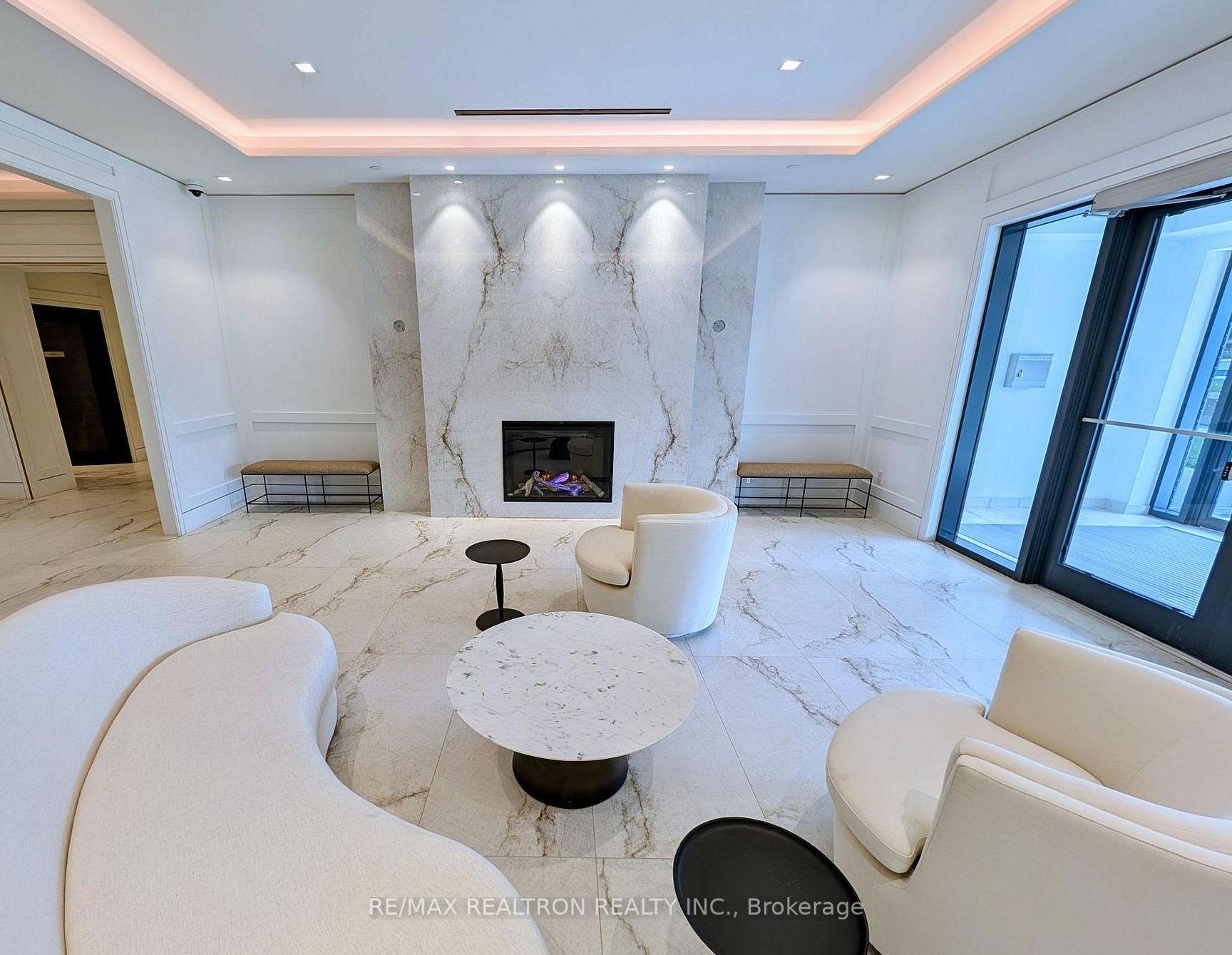 4010 Eglinton Avenue W 1305, Toronto, ON M9A 0G5 photo 4