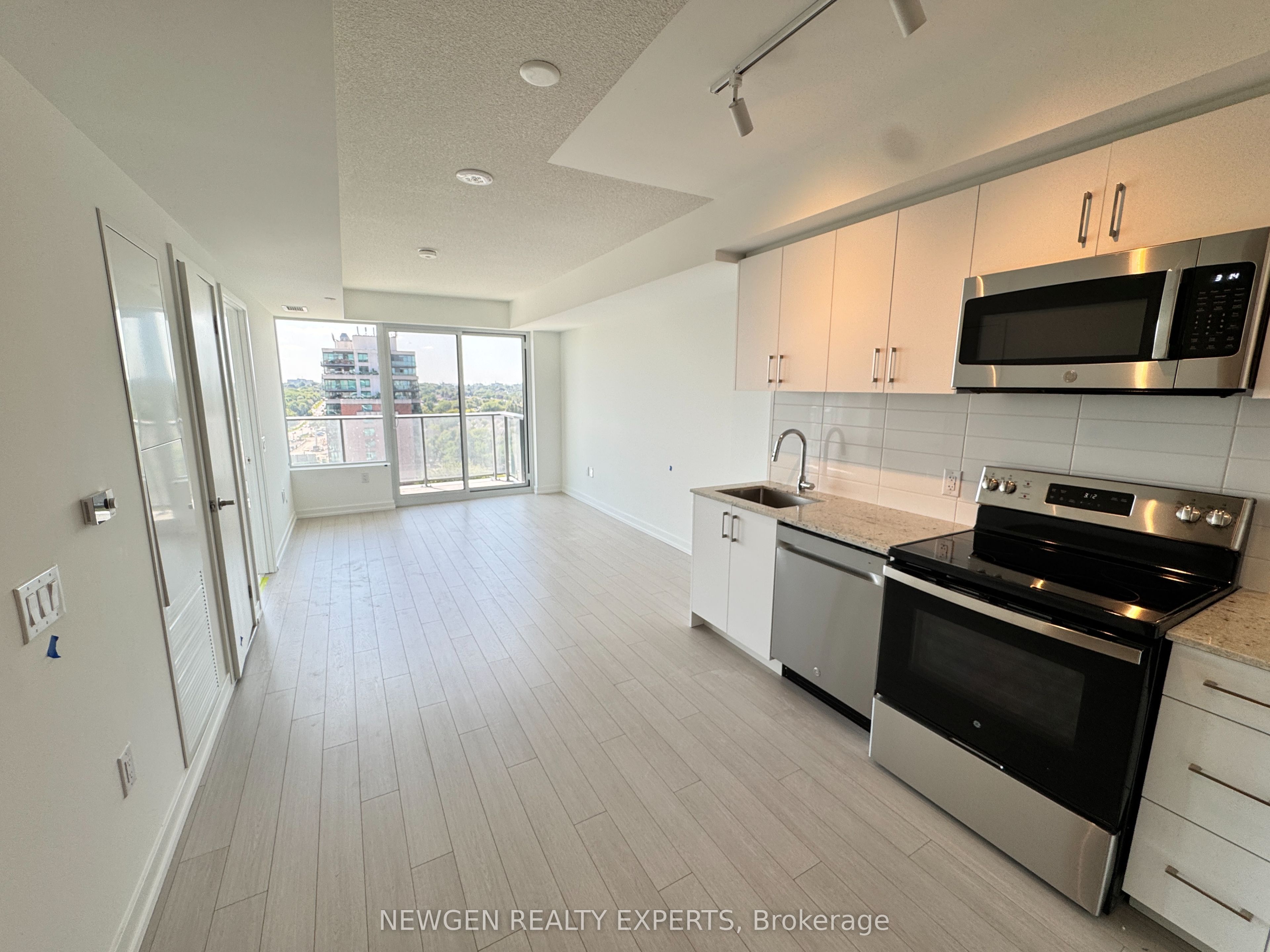 4010 Eglinton Avenue W 1201, Toronto, ON M9A 0G5 photo 2