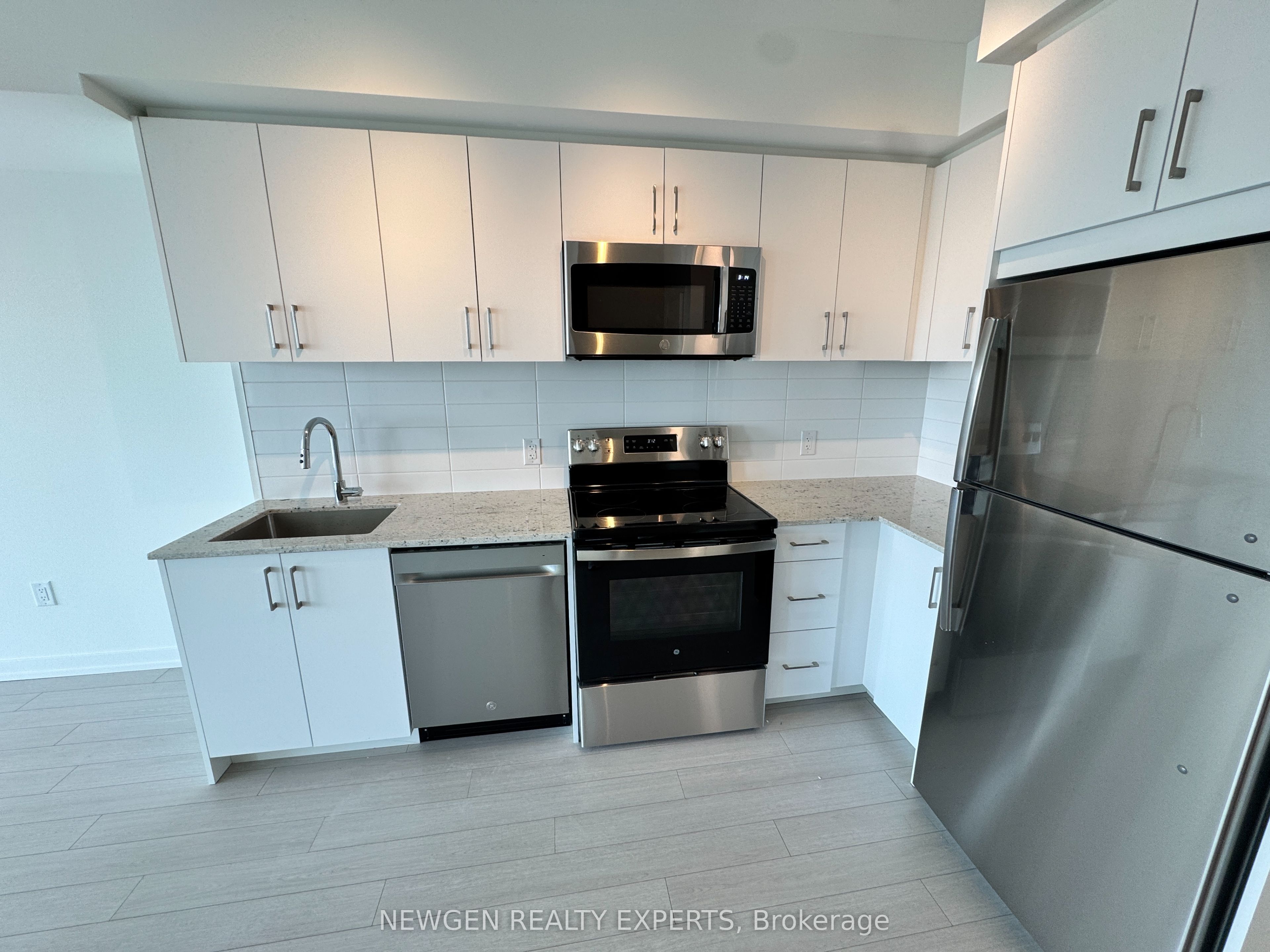 4010 Eglinton Avenue W 1201, Toronto, ON M9A 0G5 photo 4