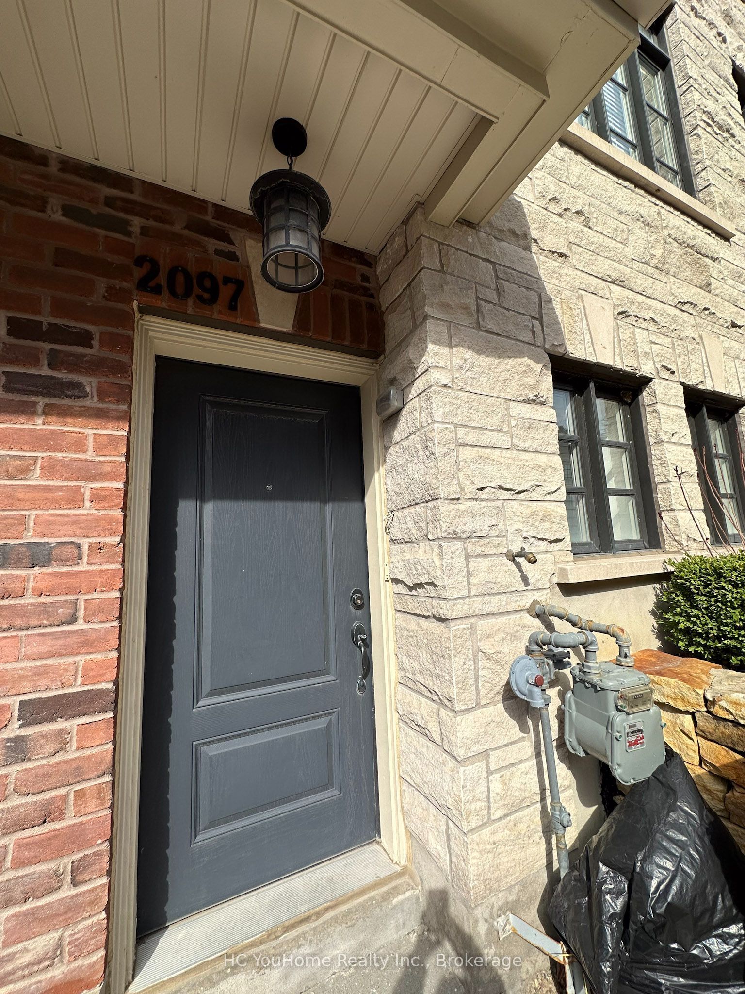 2097 Queensborough Gate, Mississauga, ON L5M 0X9 photo 2