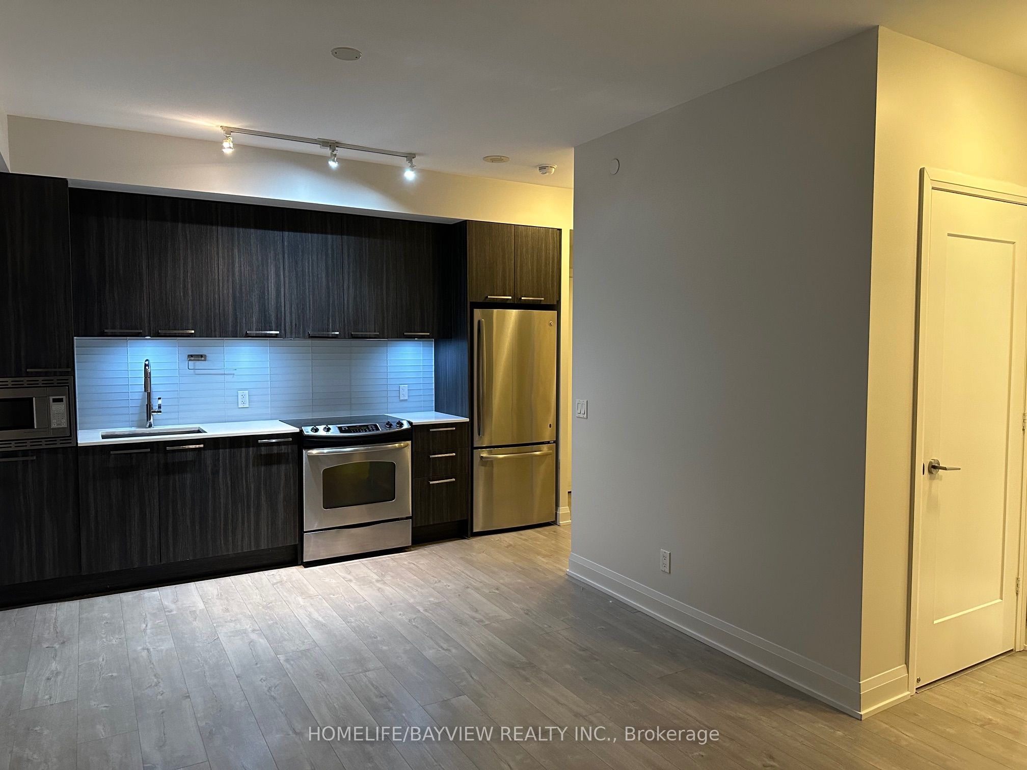 110 Marine Parade Drive 310, Toronto, ON M8V 0B9 photo 5