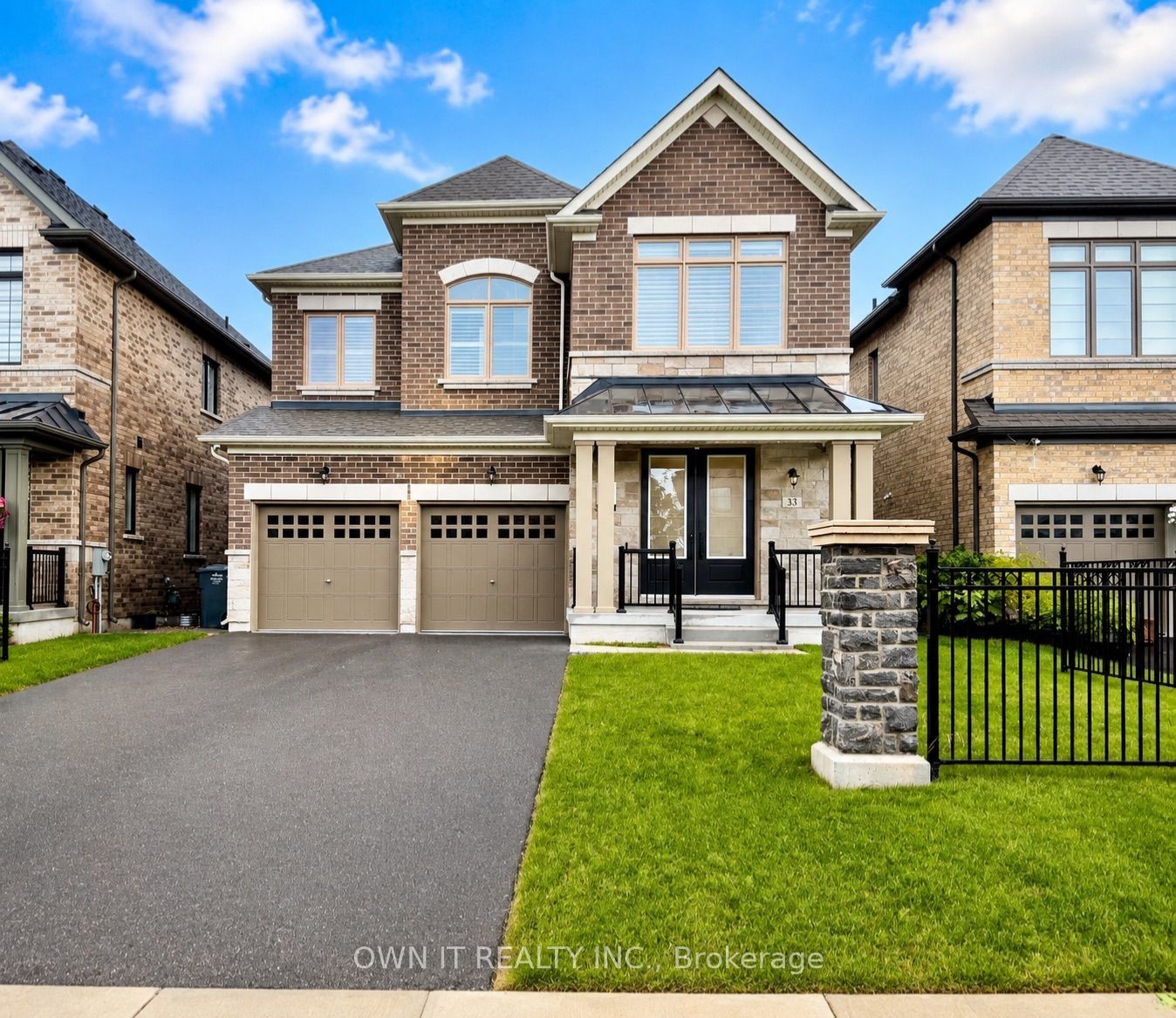 33 Lost Canyon Way, Brampton, ON L6X 3A6