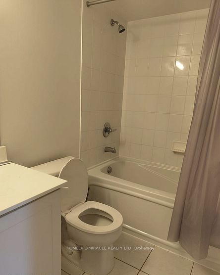 4090 Living Arts Drive 803, Mississauga, ON L5B 4M8 photo 2
