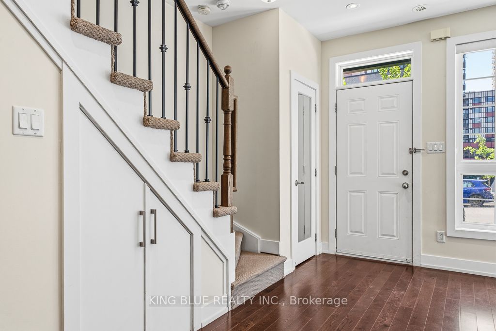 214 Brandon Avenue, Toronto, ON M6H 2E1 photo 2