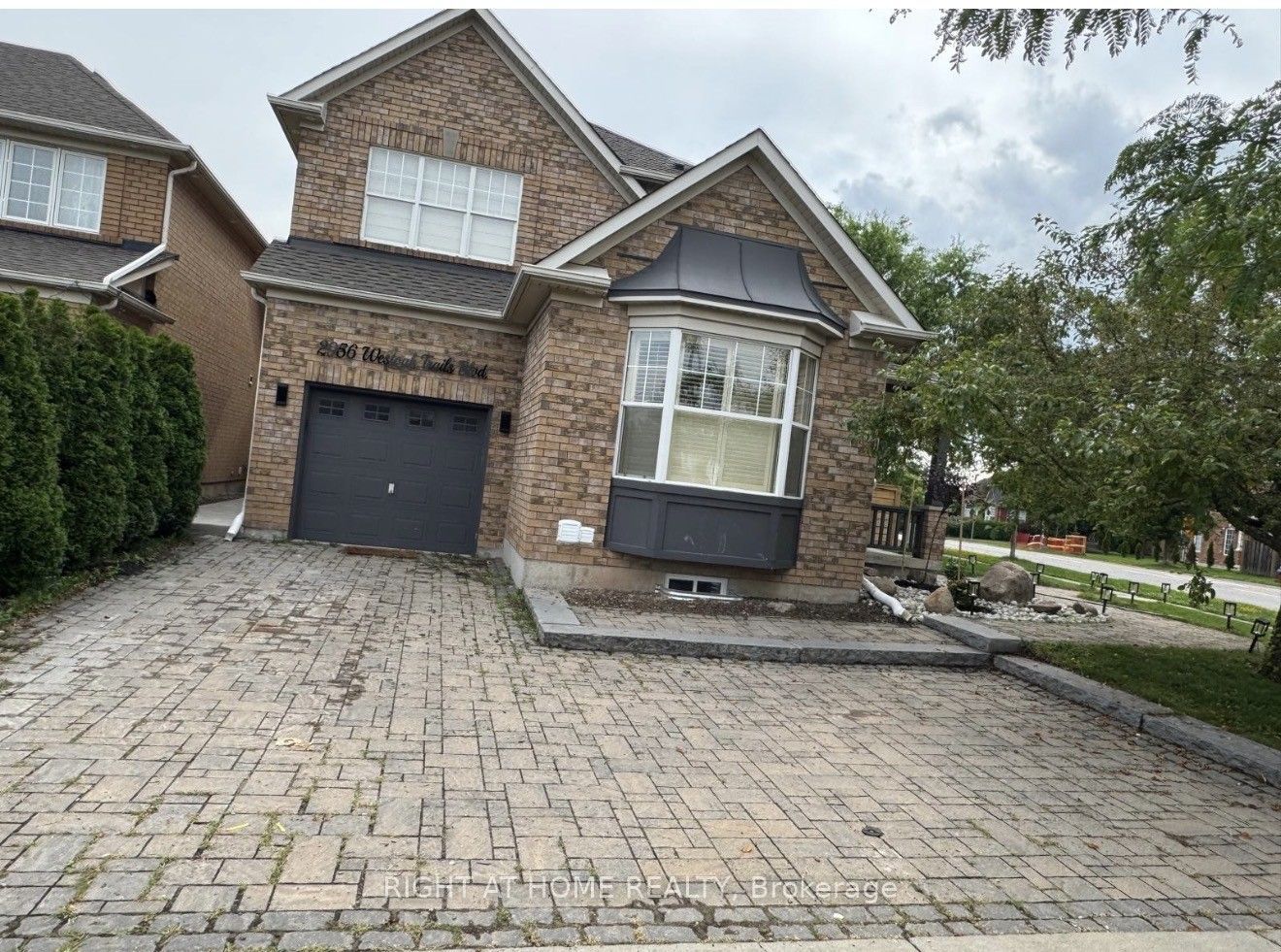 2956 Westoak Trails Boulevard, Oakville, ON L6M 4S6 photo 2