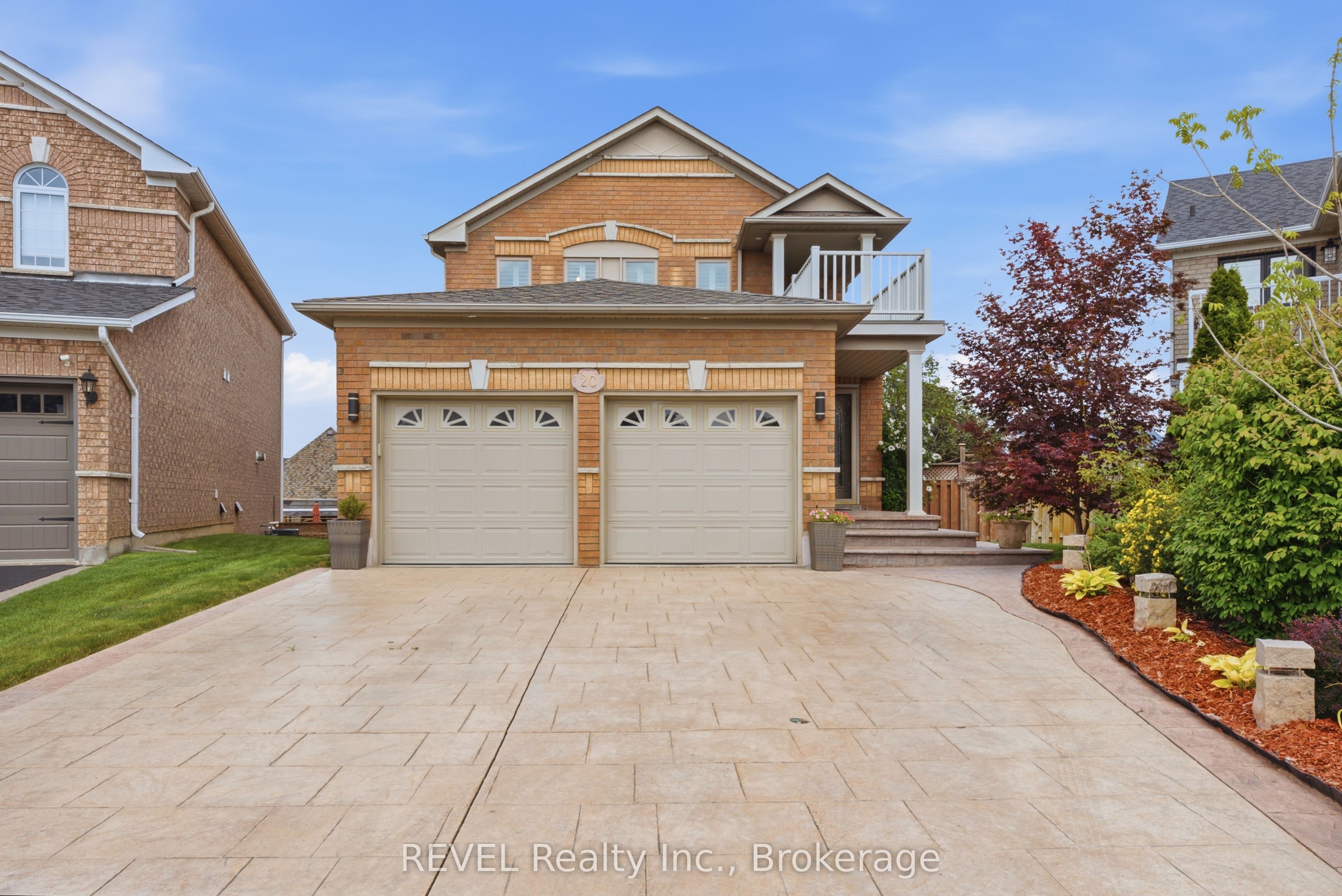 20 Hayloft Court, Brampton, ON L6X 4R7 photo 2