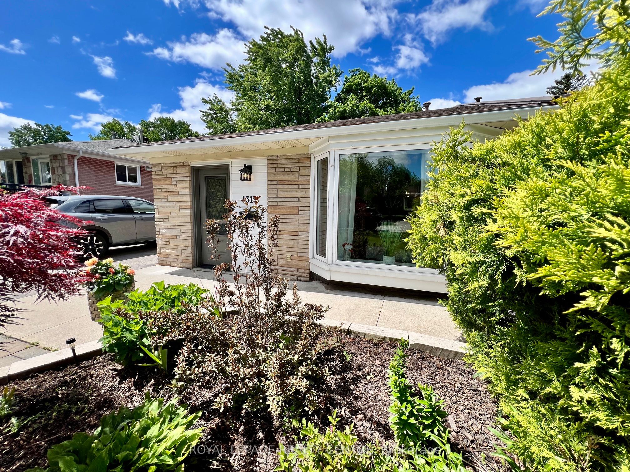 1319 Redbank Crescent, Oakville, ON L6H 1Y4 photo 2