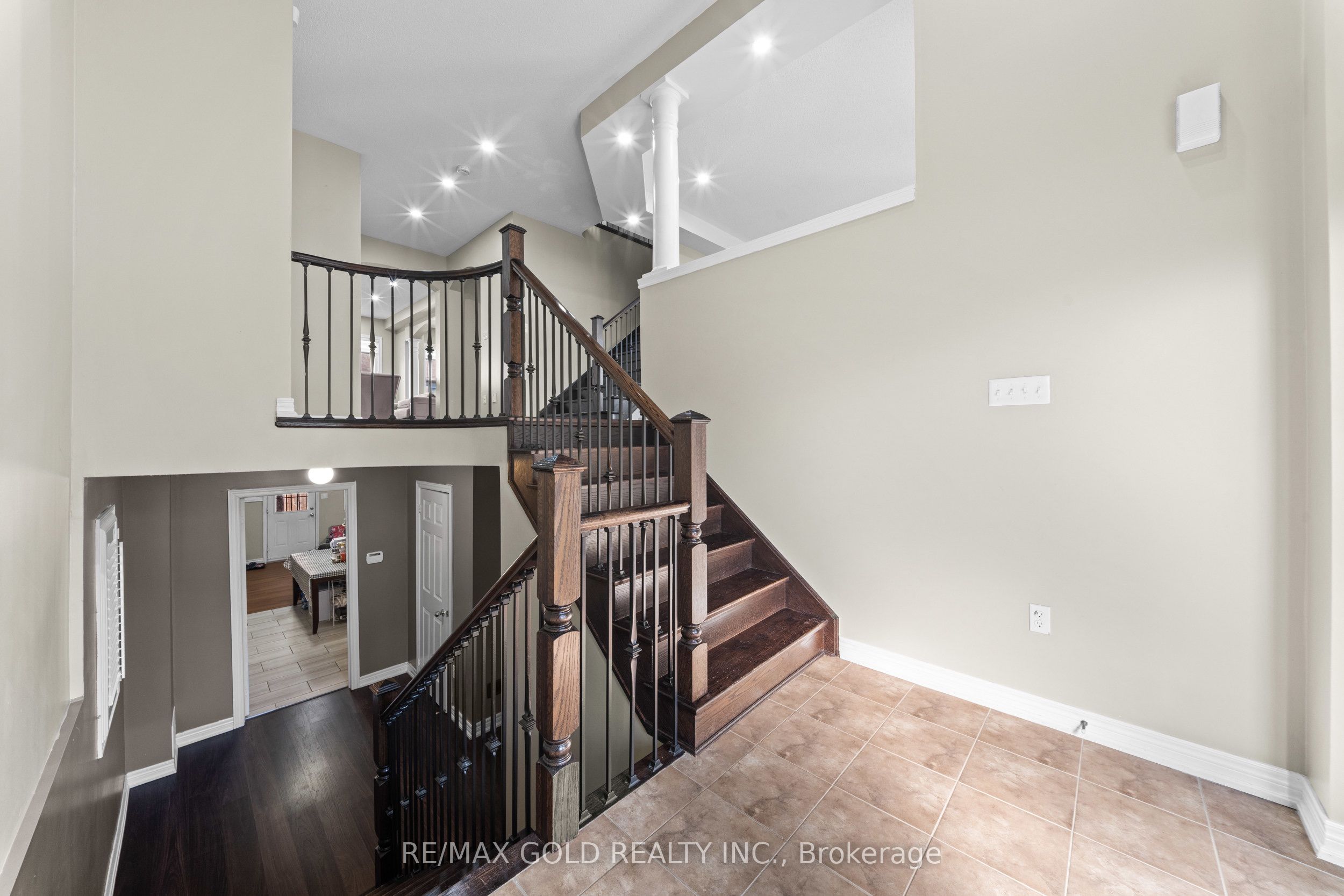 11 Clearfield Drive, Brampton, ON L6P 3L3 photo 3