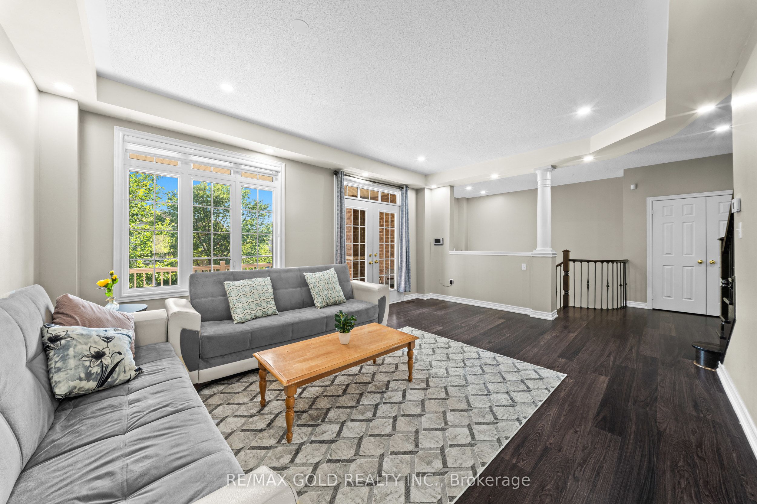 11 Clearfield Drive, Brampton, ON L6P 3L3 photo 4