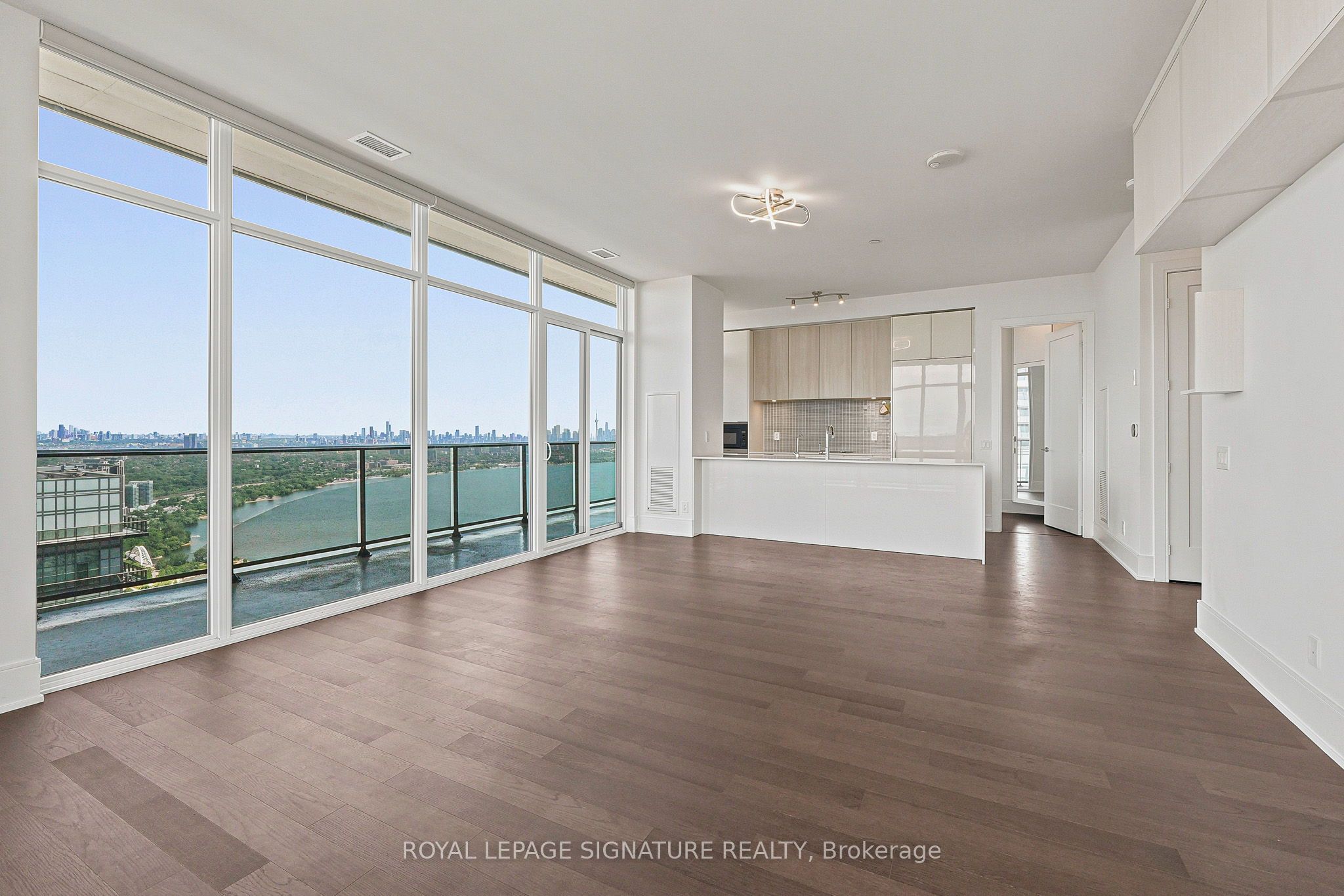 70 ANNIE CRAIG Drive LPH 1, Toronto, ON M8V 0G2 photo 3