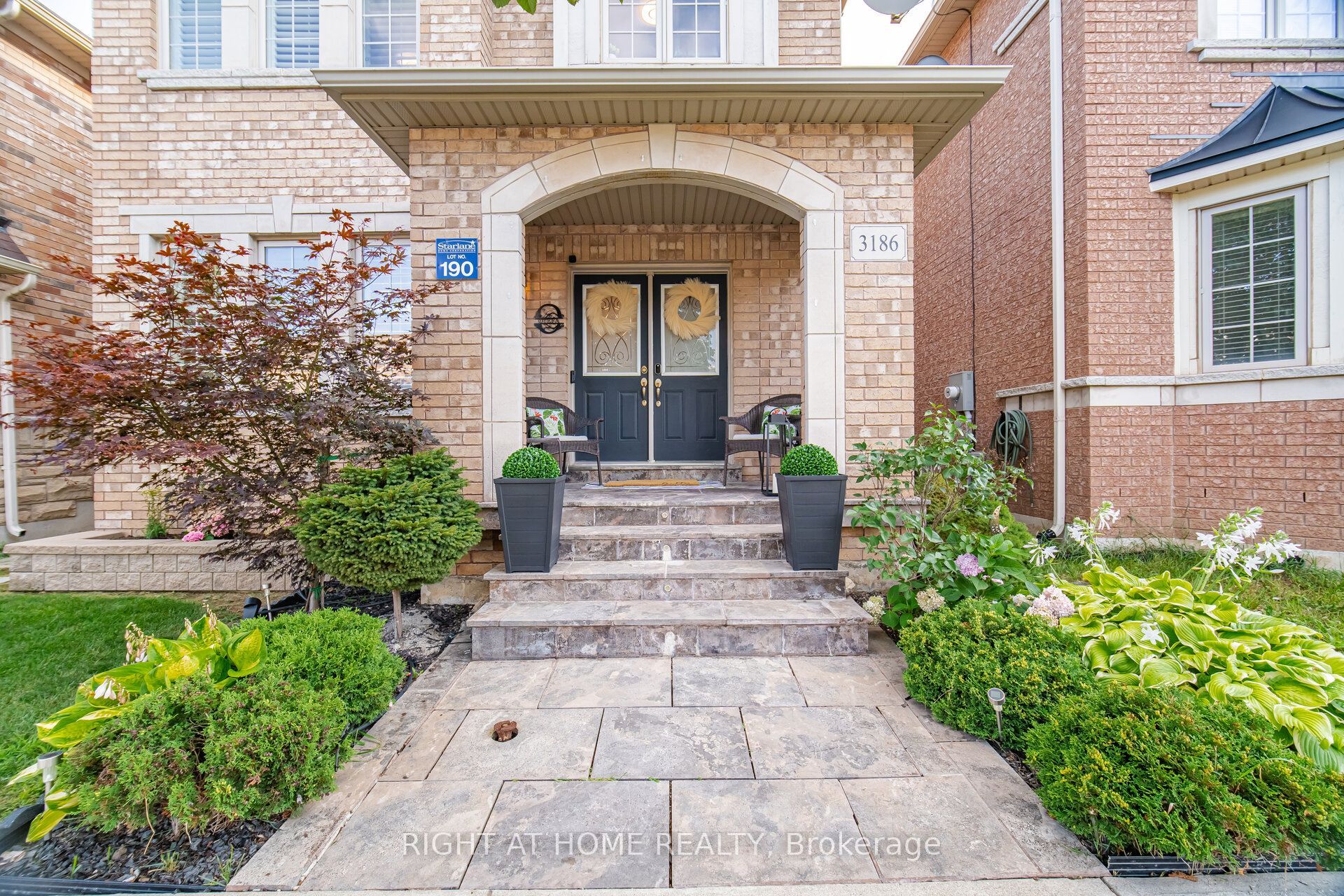 3186 Robert Brown Boulevard, Oakville, ON L7M 0P2