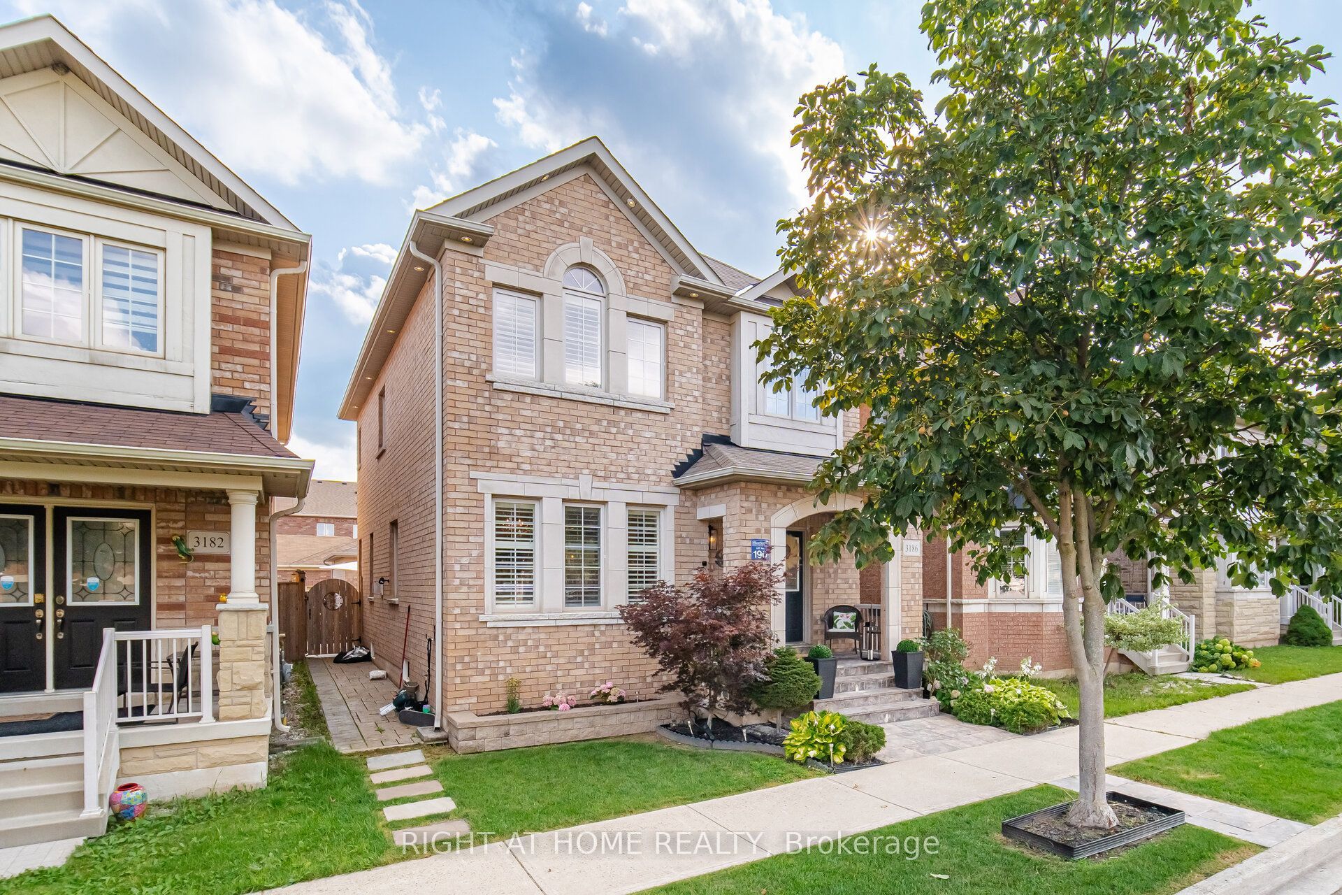 3186 Robert Brown Boulevard, Oakville, ON L7M 0P2 photo 2