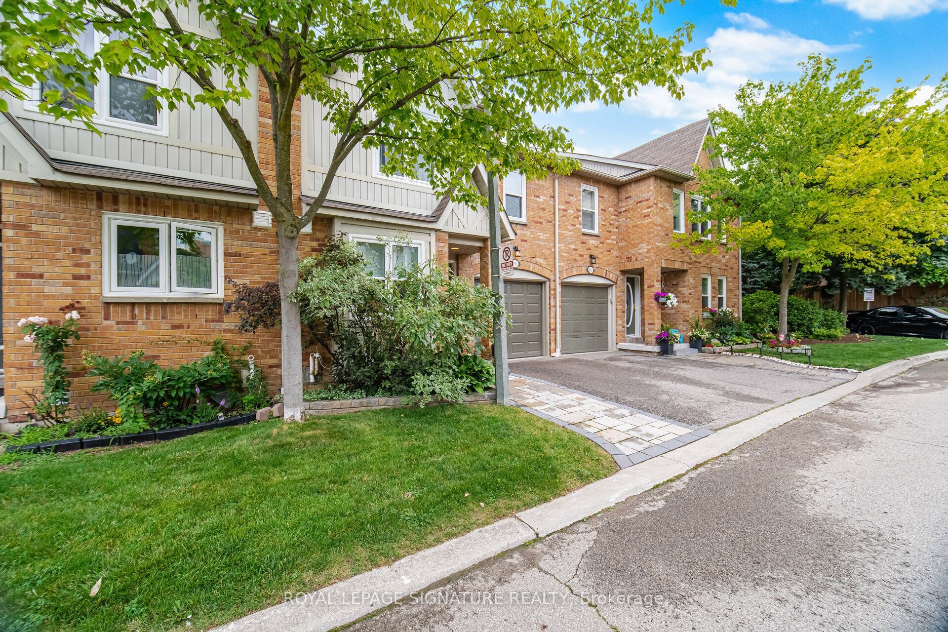 5940 Glen Erin Drive 19A, Mississauga, ON L5M 5W9 photo 2