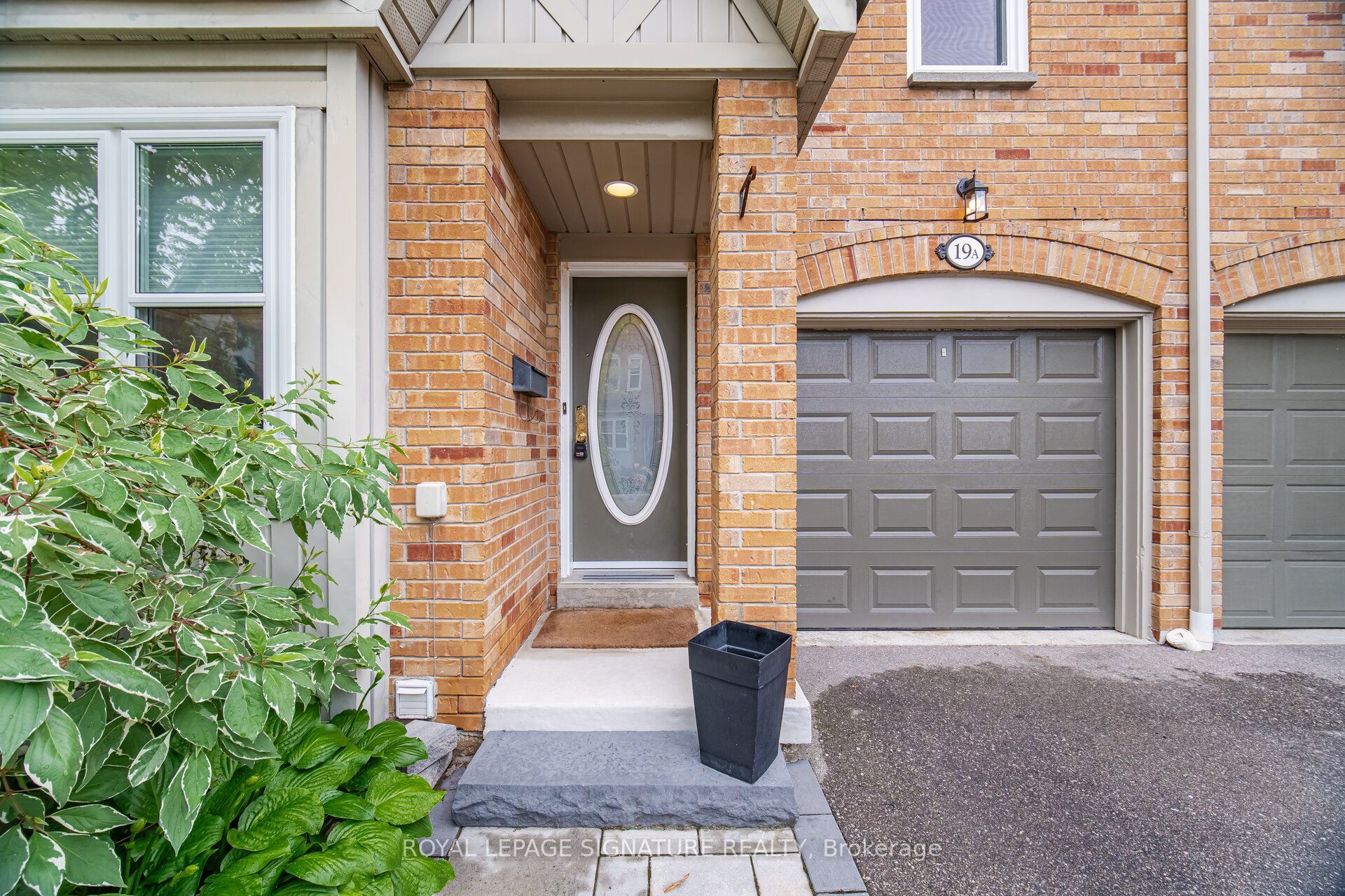 5940 Glen Erin Drive 19A, Mississauga, ON L5M 5W9 photo 3