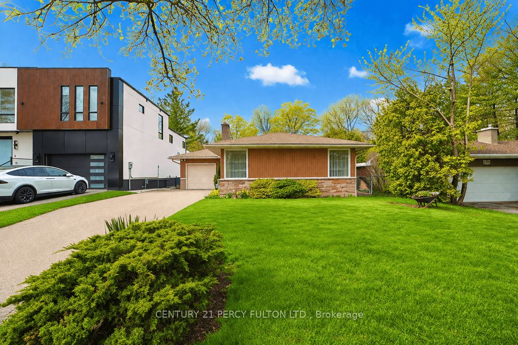 1386 Forest Glade Road, Oakville, ON L6H 2G3 photo 2