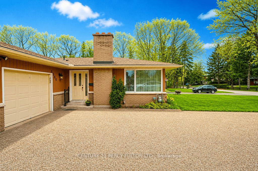 1386 Forest Glade Road, Oakville, ON L6H 2G3 photo 3