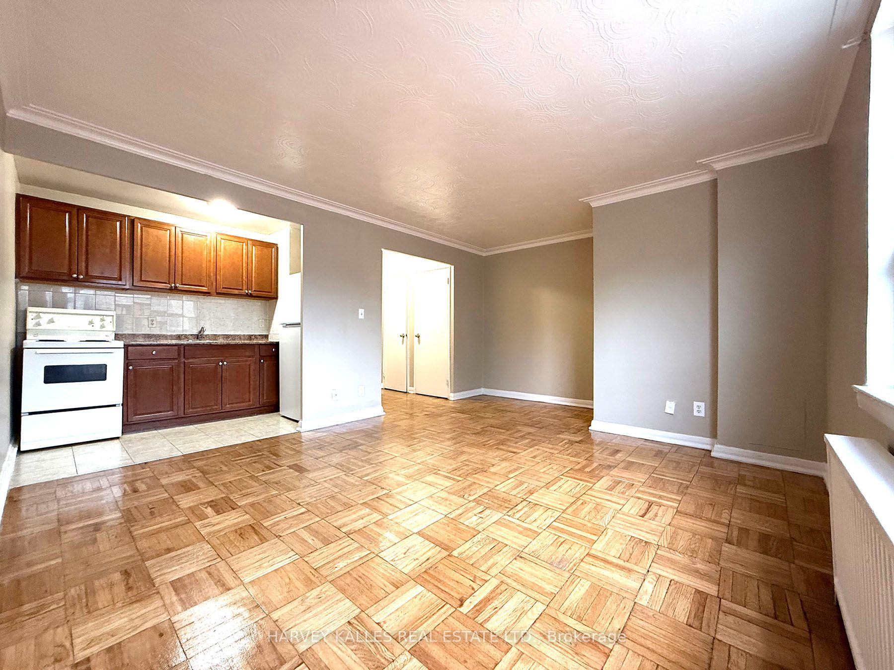 1490 Eglinton Avenue W 407, Toronto, ON M6E 2G5 photo 4