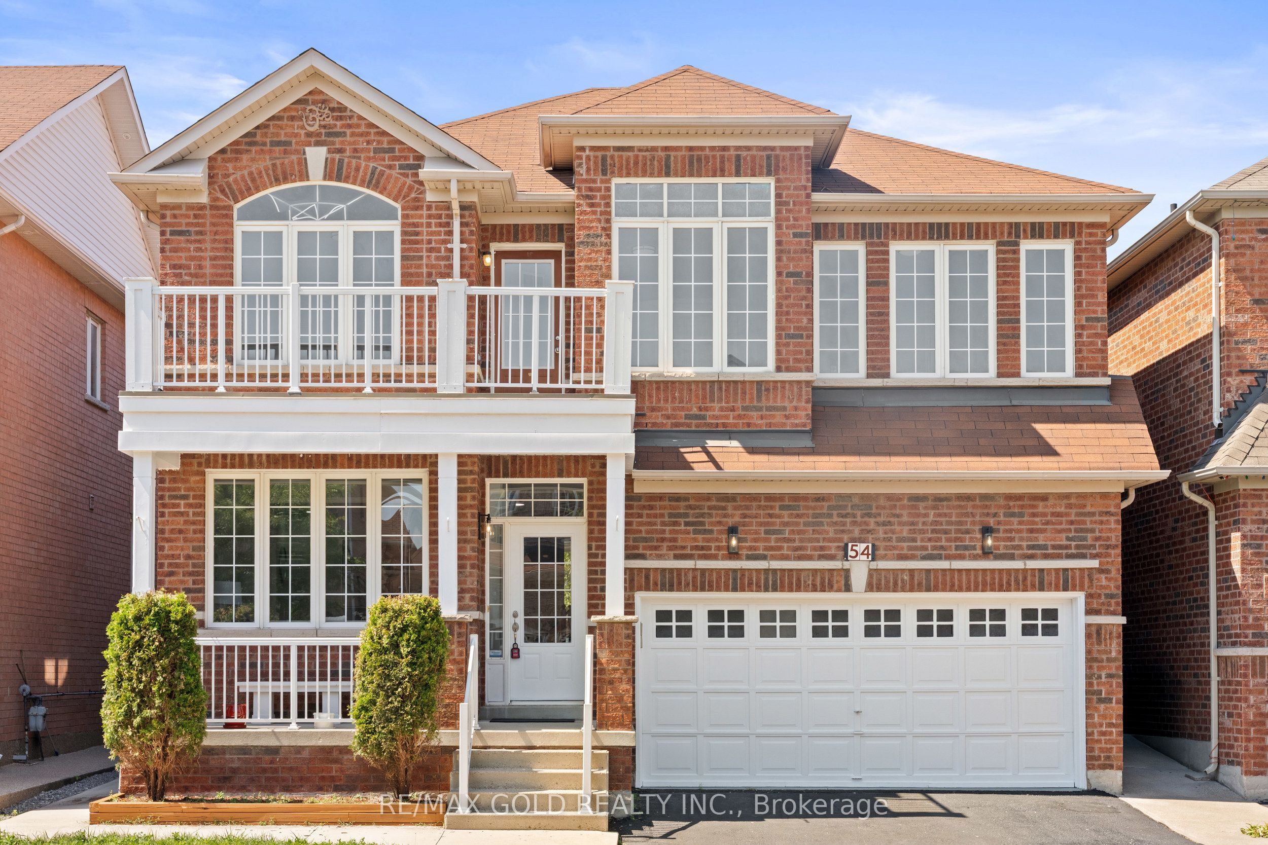 54 Blazing Star Drive, Brampton, ON L6R 3E7 photo 2