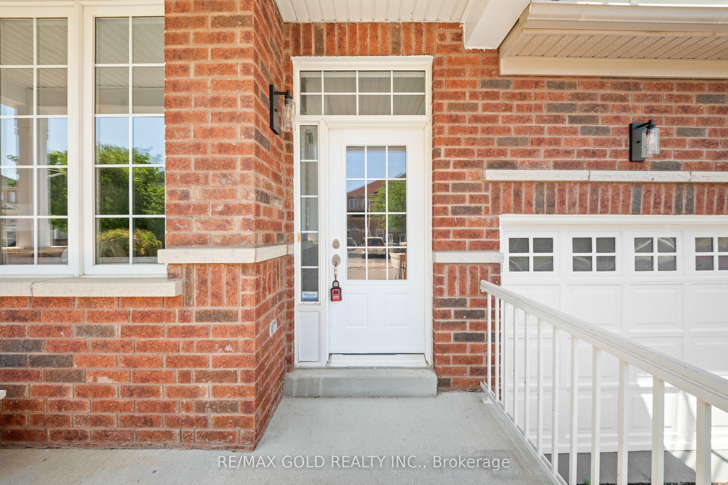 54 Blazing Star Drive, Brampton, ON L6R 3E7 photo 3