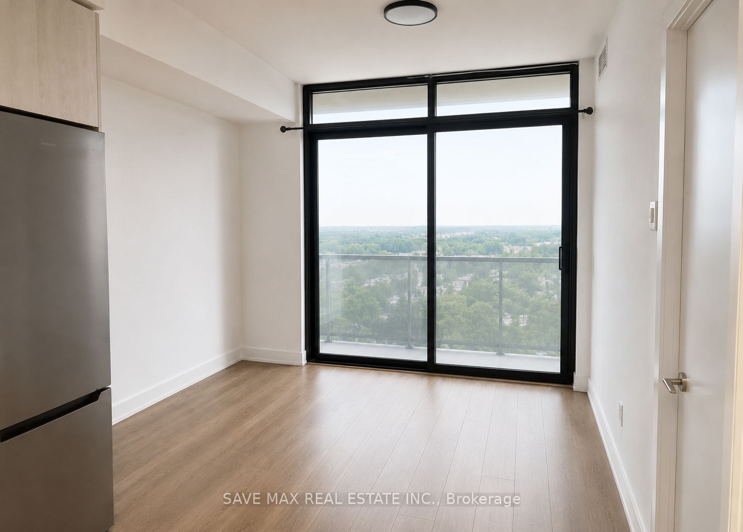 86 Dundas Street E 1410, Mississauga, ON L5A 1W4