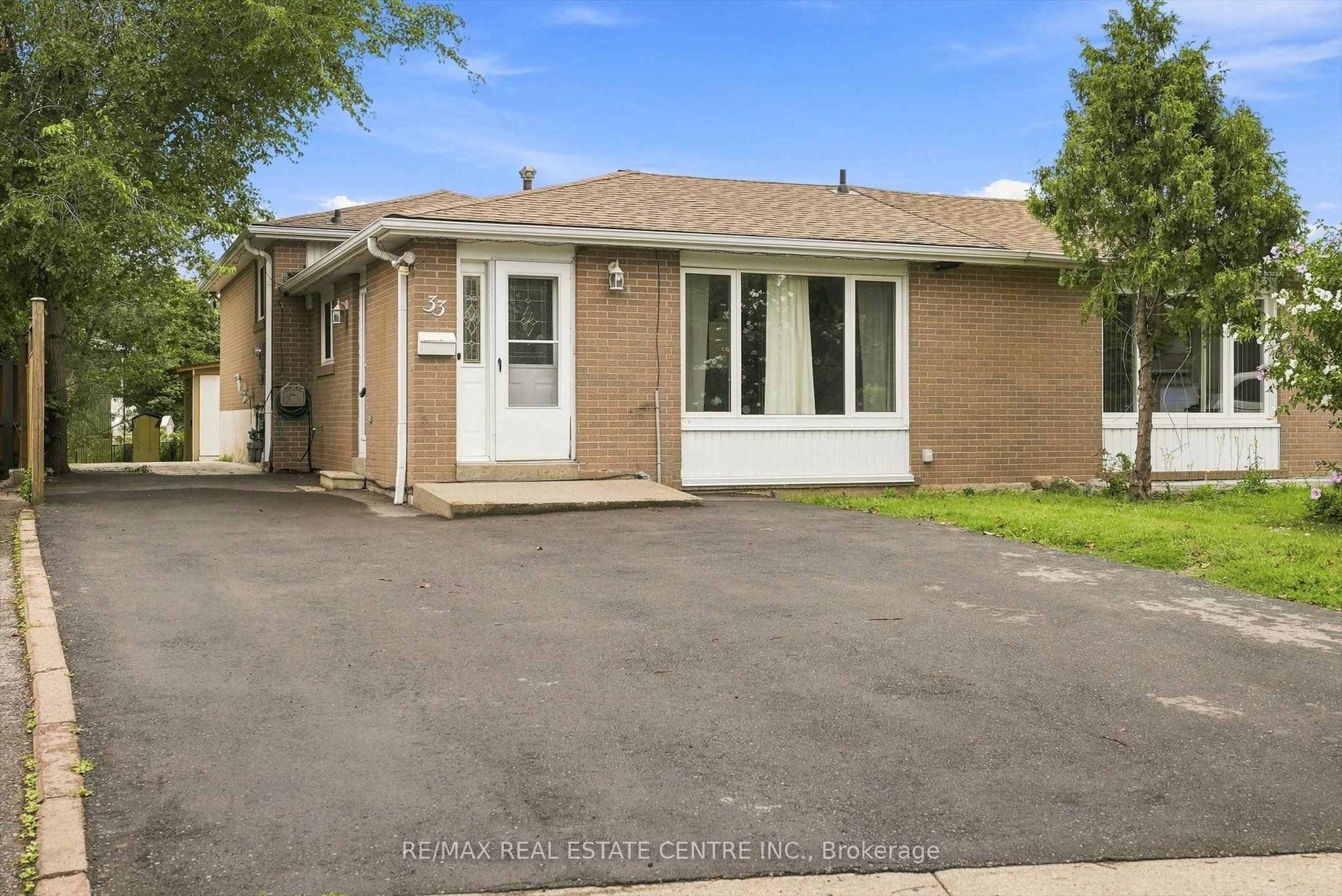 33 Garside Crescent Lower, Brampton, ON L6S 1H5 photo 2