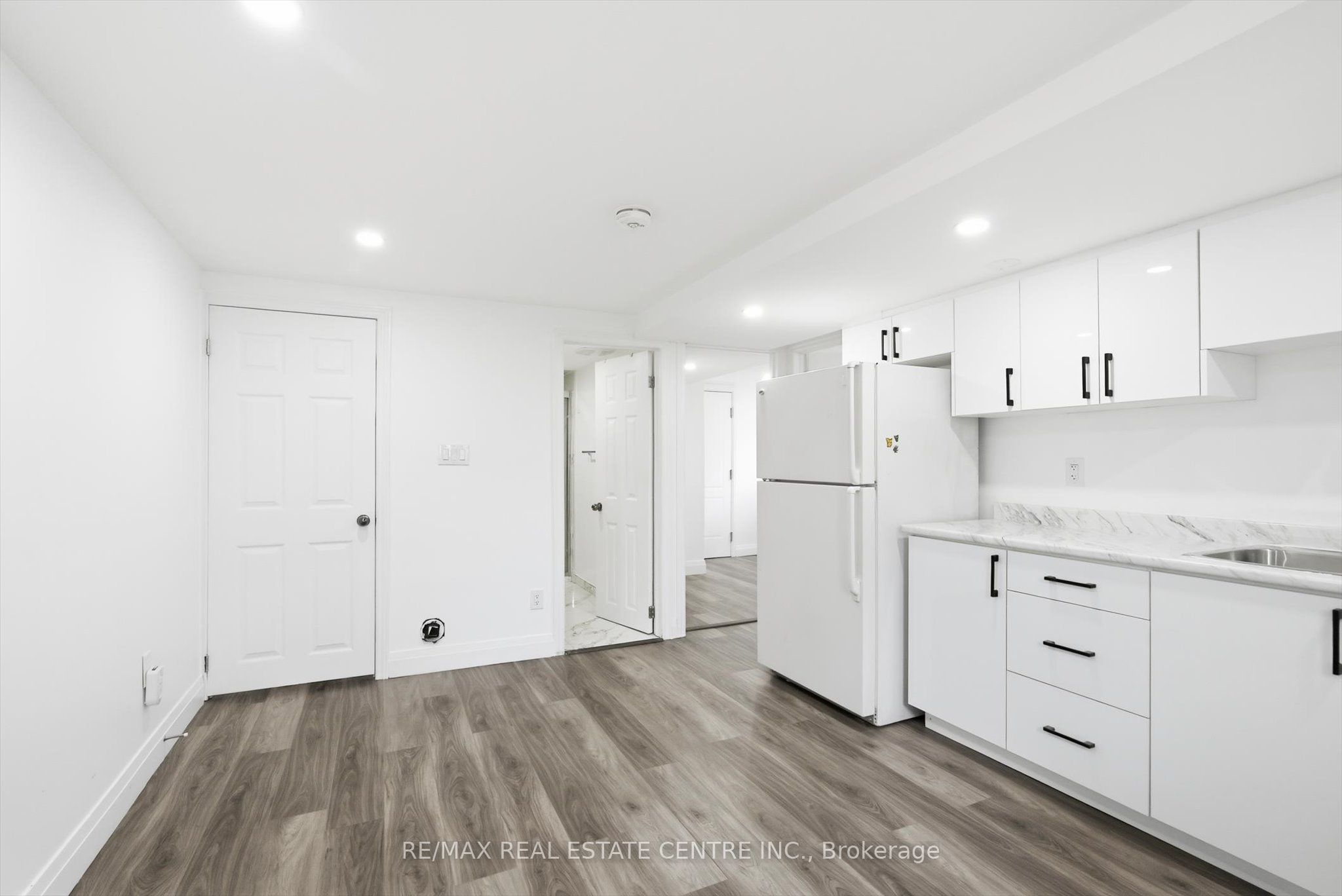 33 Garside Crescent Lower, Brampton, ON L6S 1H5 photo 5