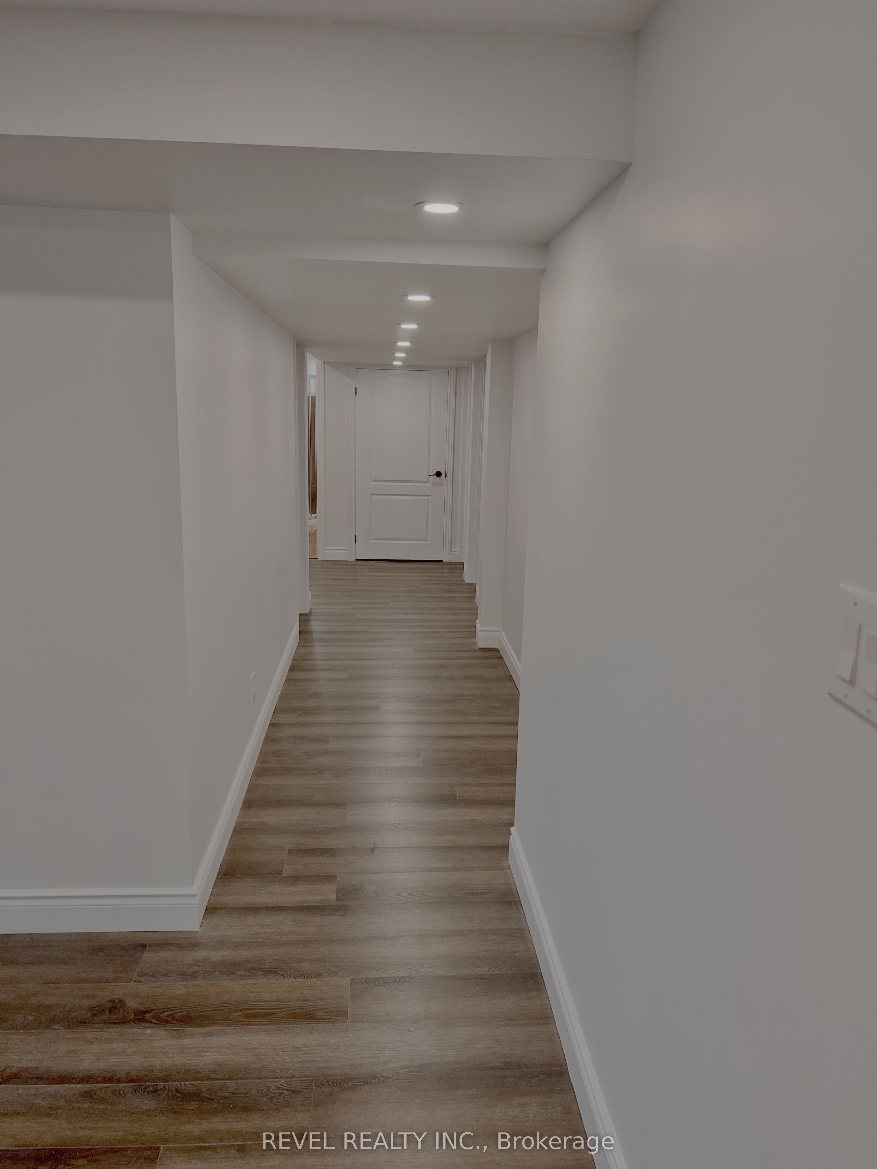 636 Scarlett Road S Lower, Toronto, ON M9P 2S9 photo 5
