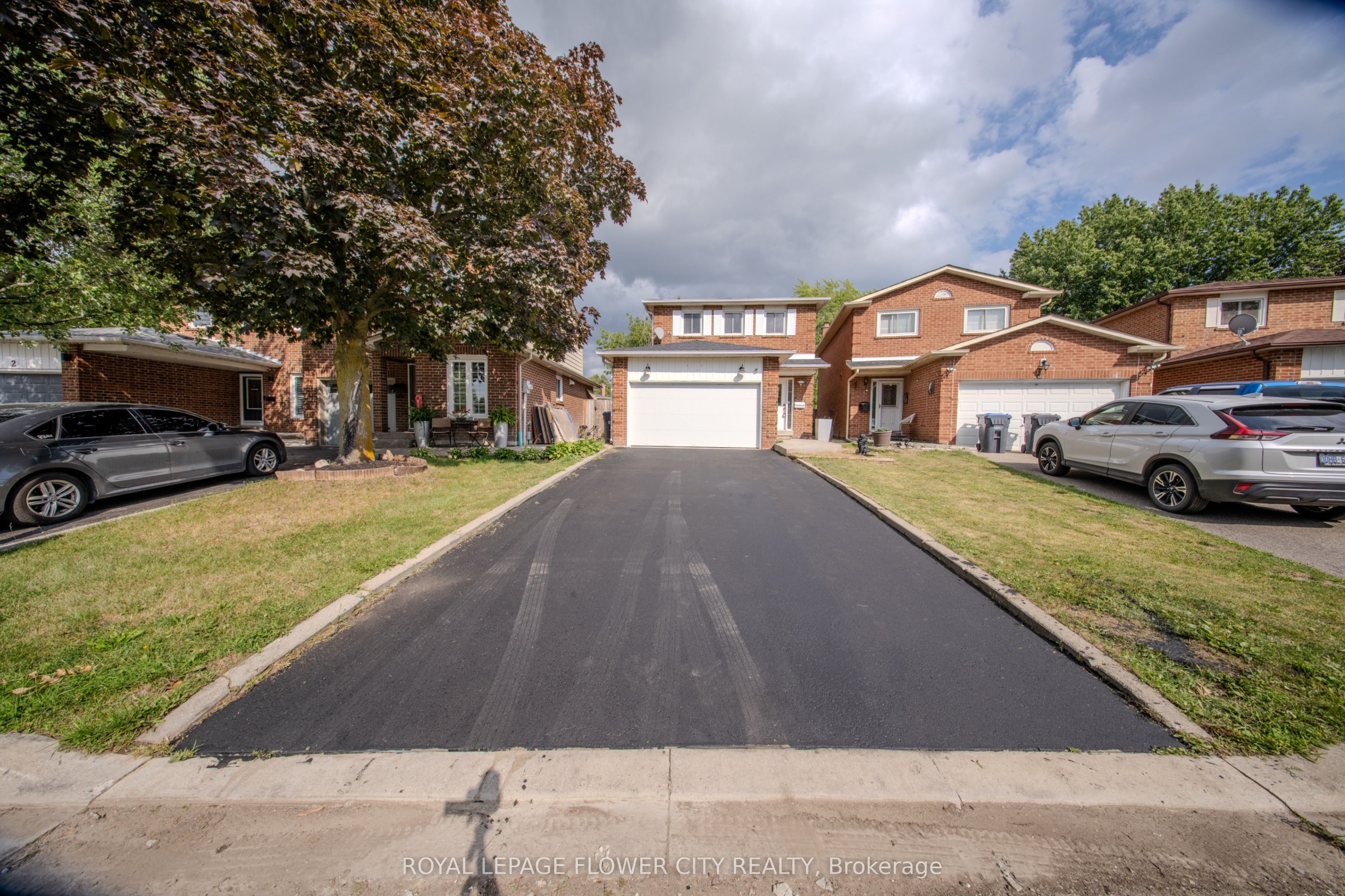 6 Crenshaw Crescent, Brampton, ON L6Z 1W9