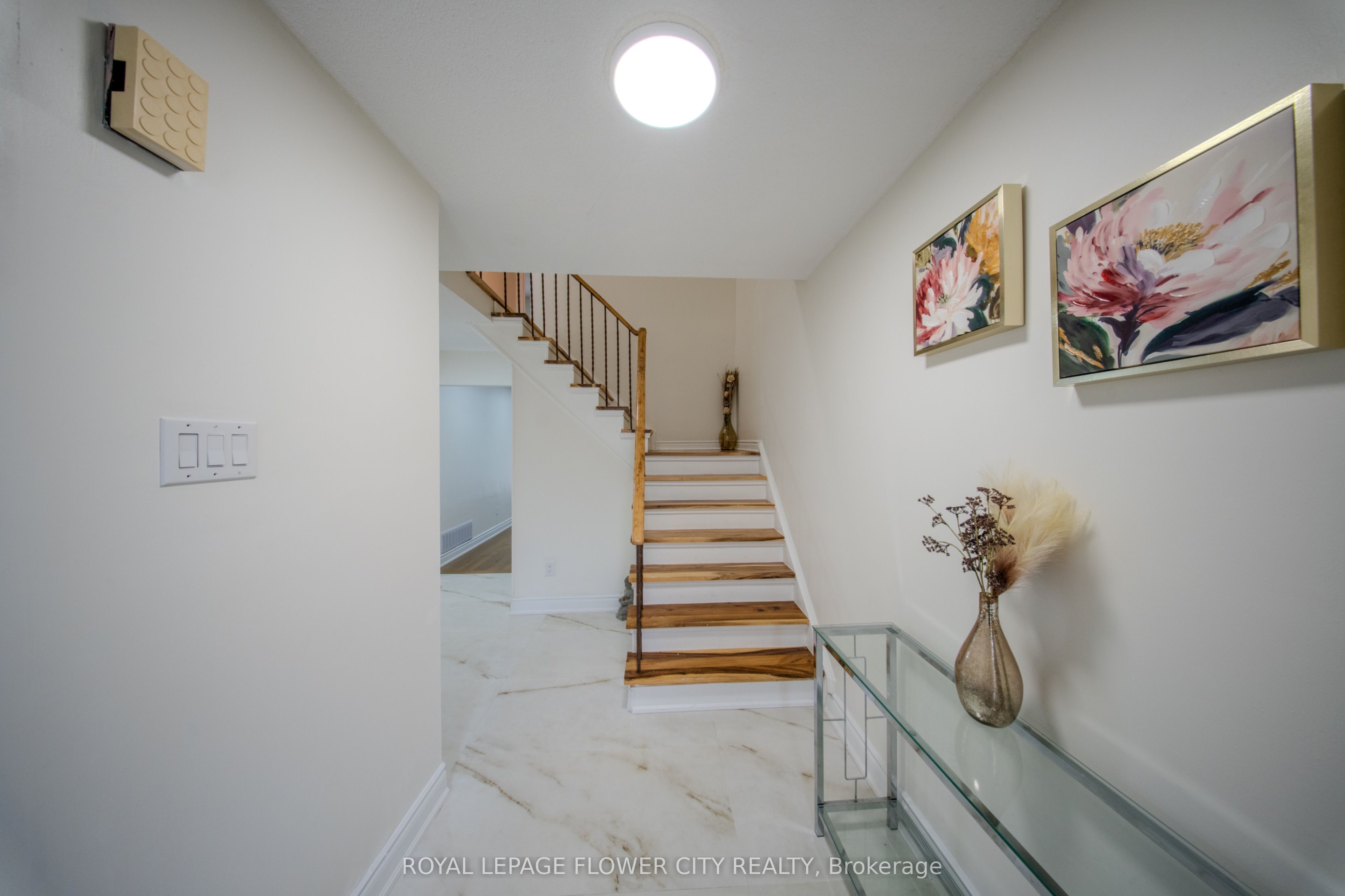 6 Crenshaw Crescent, Brampton, ON L6Z 1W9 photo 4