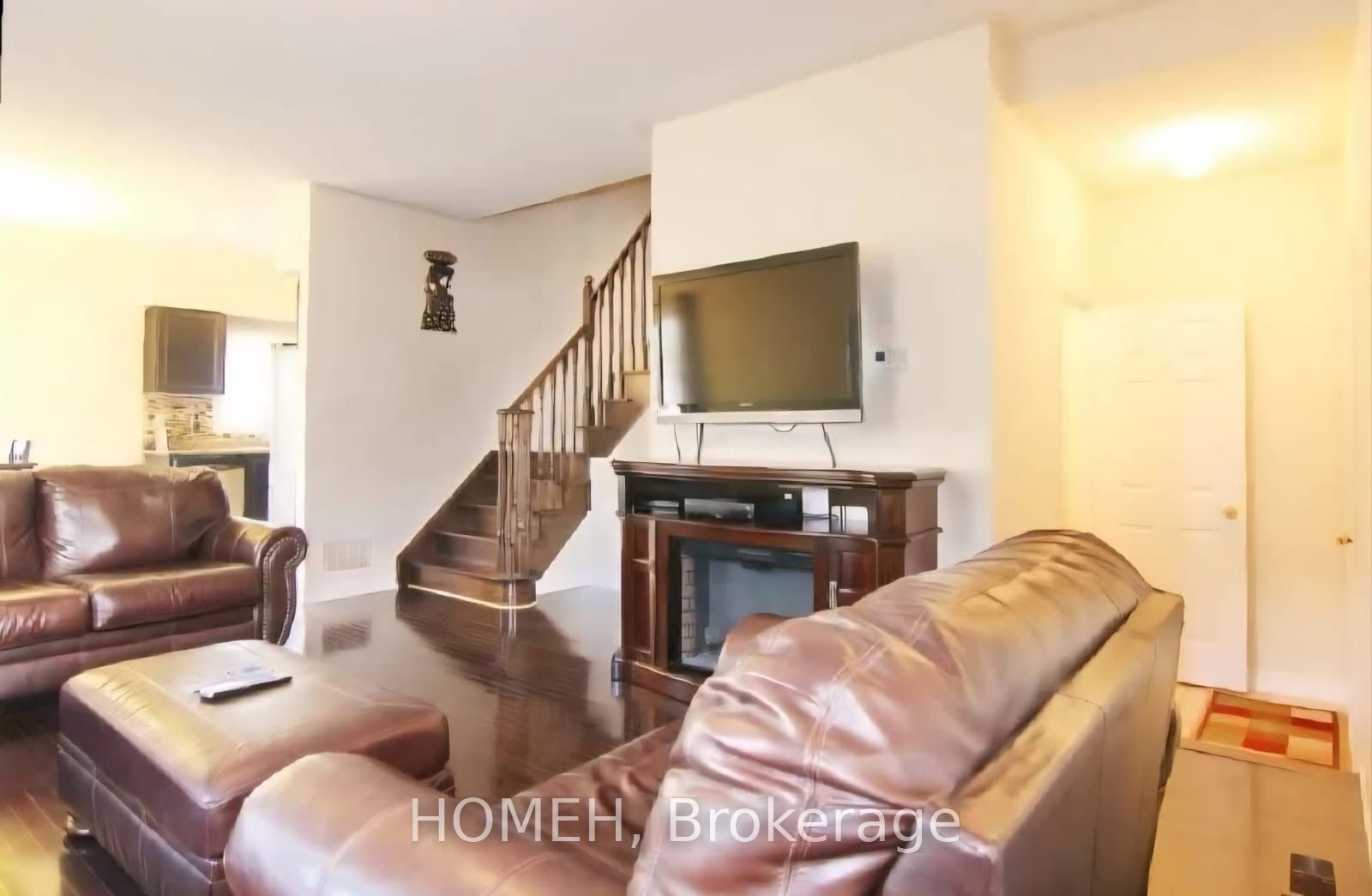 70 Evanwood Crescent Upper level, Brampton, ON L6X 0P7 photo 2
