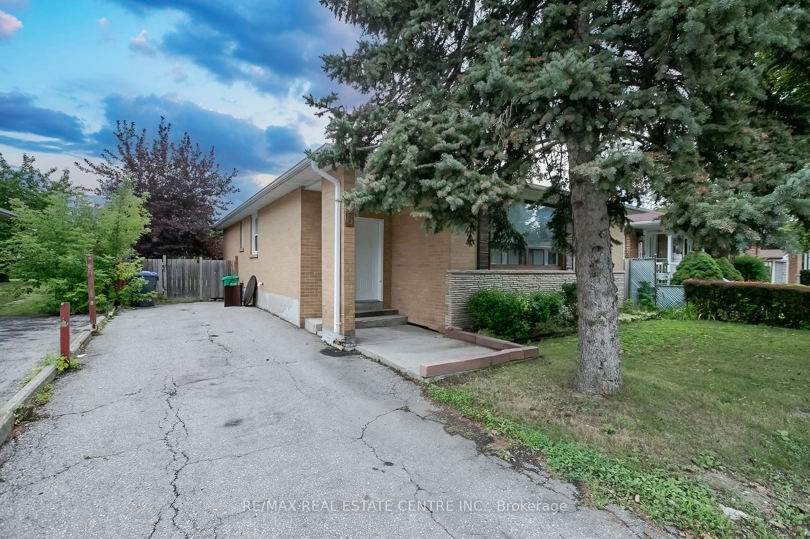 16 McLaughlin Road N, Brampton, ON L6X 1Y5 photo 3
