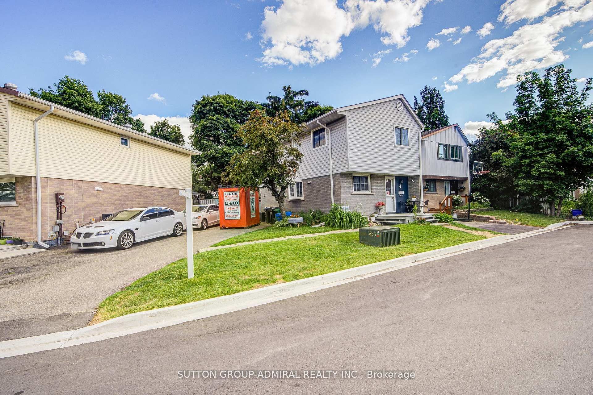 4 Hilda Court, Brampton, ON L6S 2C1 photo 2