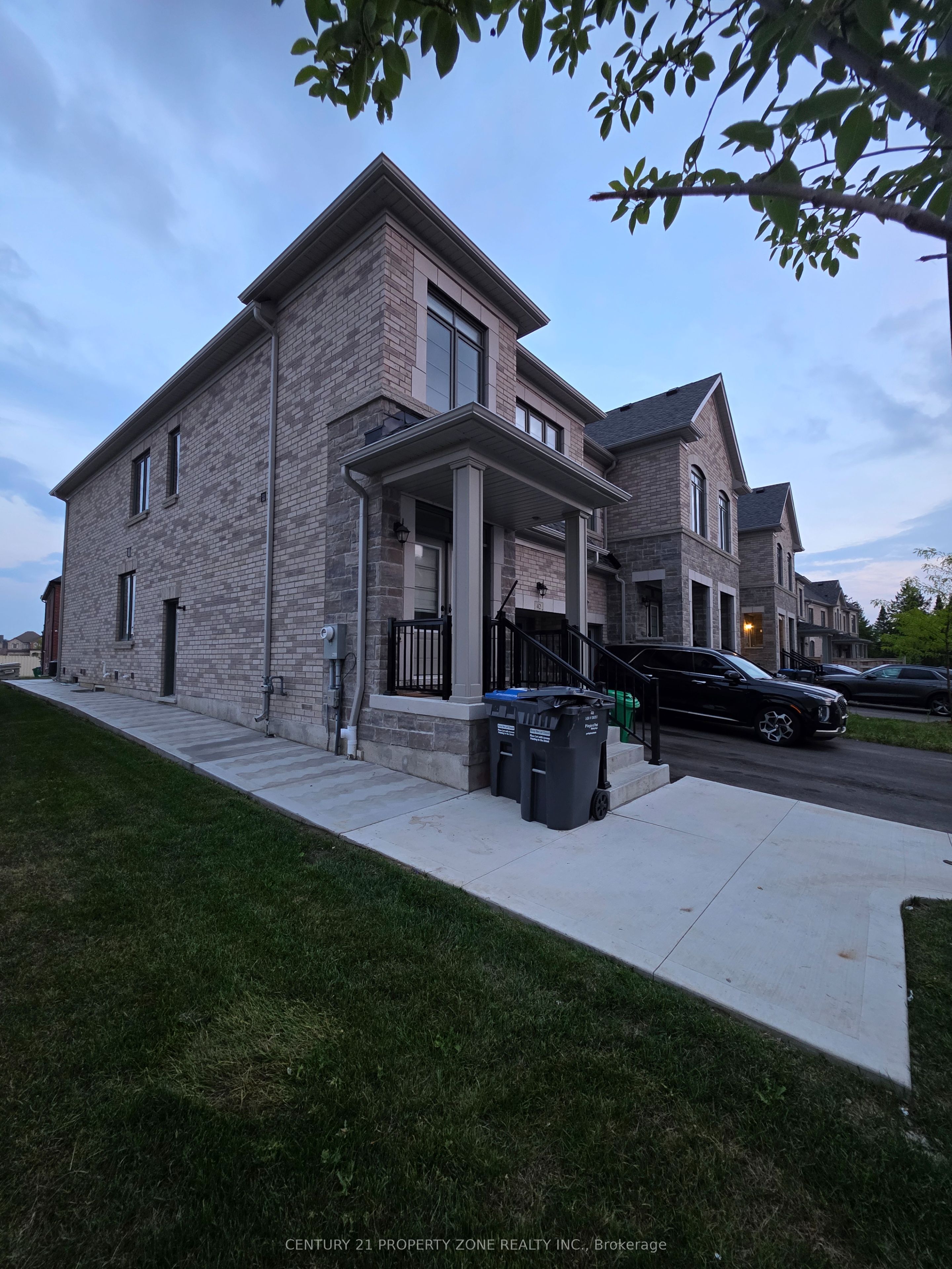 42 Hayrake Street, Brampton, ON L6Z 3M4