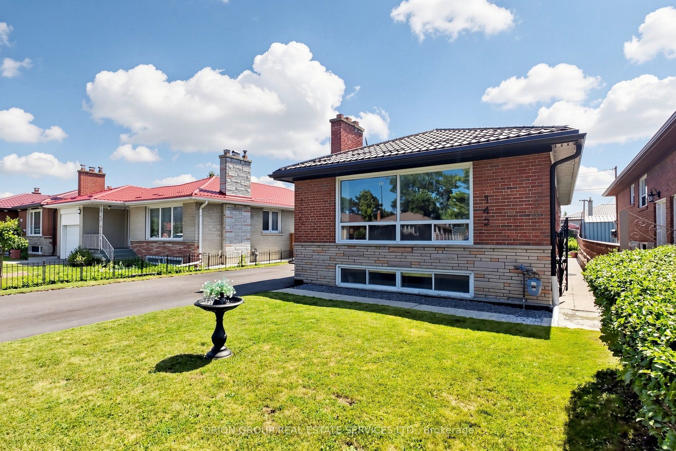 145 Kingsview Boulevard, Toronto, ON M9R 1V7 photo 2