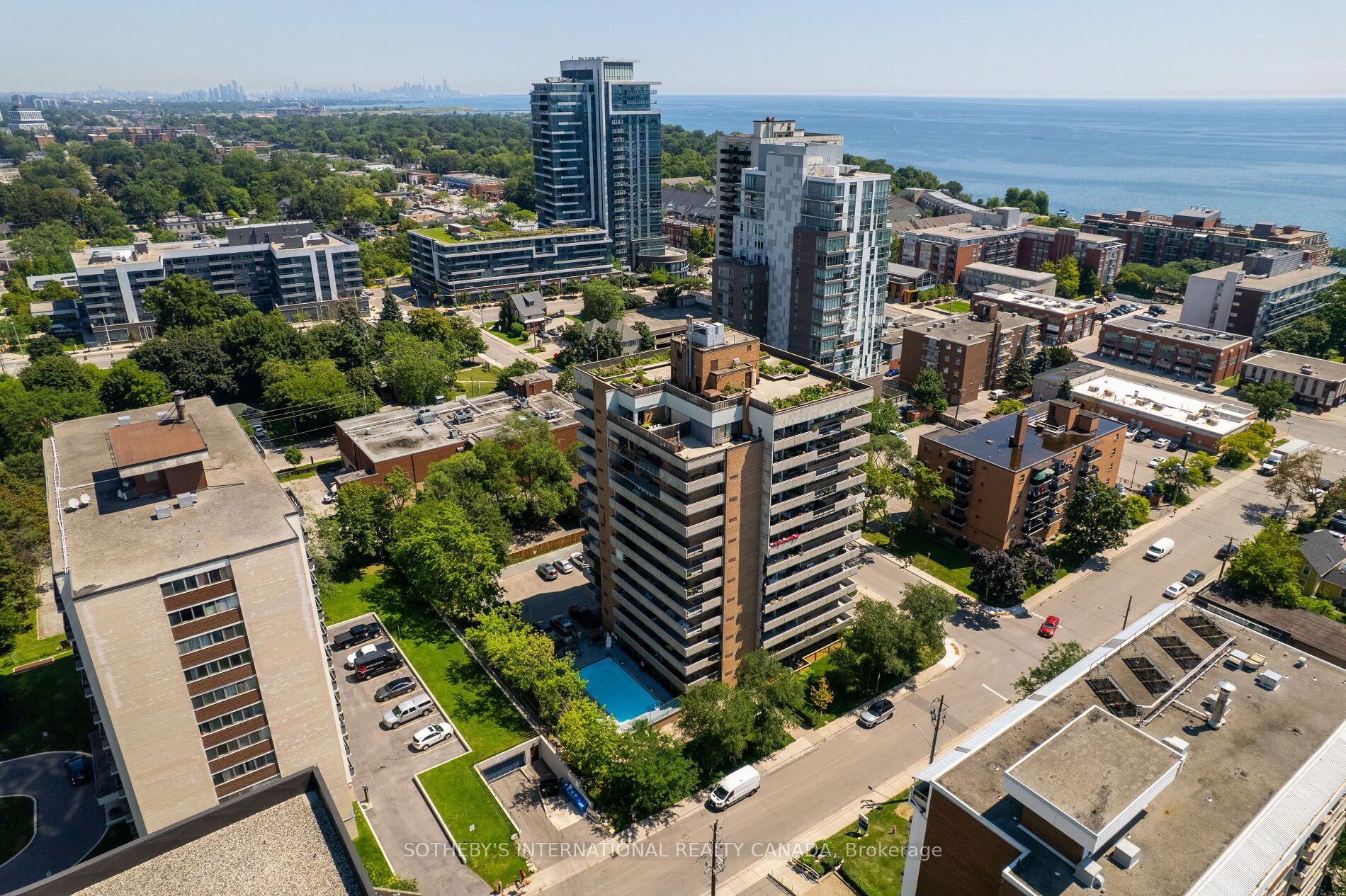 66 High Street E 903, Mississauga, ON L5G 1K2
