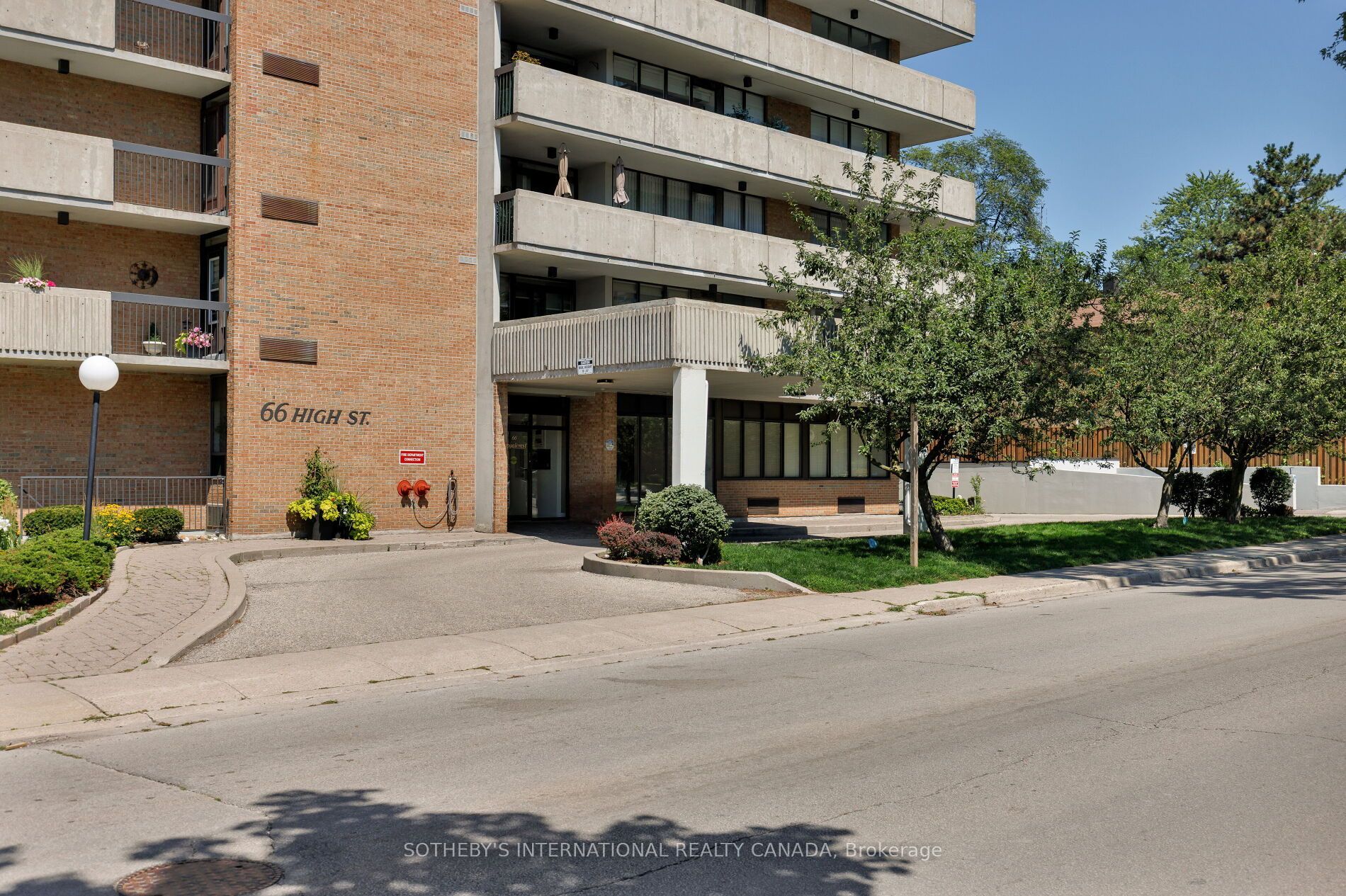 66 High Street E 903, Mississauga, ON L5G 1K2 photo 3