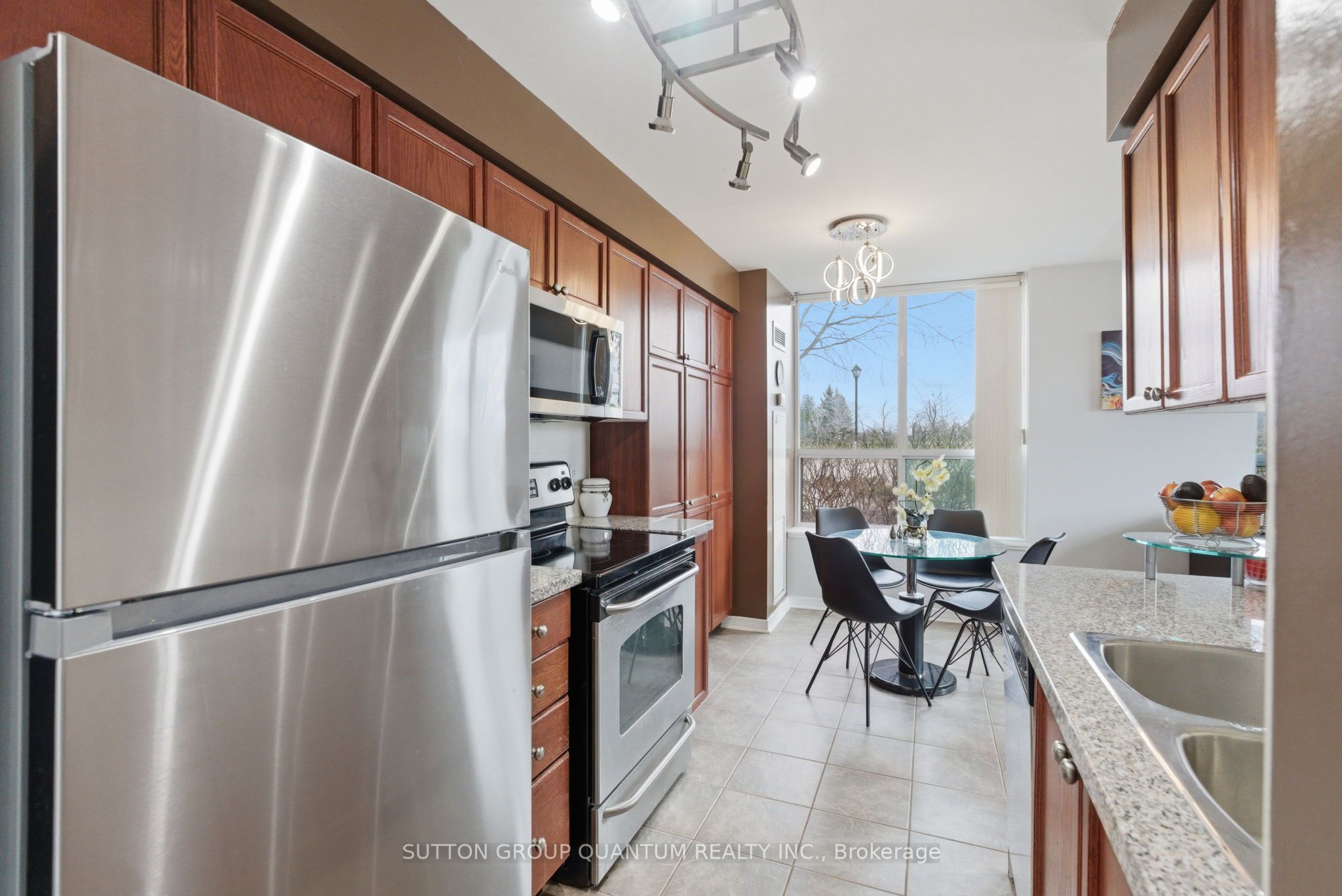 4889 Kimbermount Avenue 104, Mississauga, ON L5M 7R9 photo 4