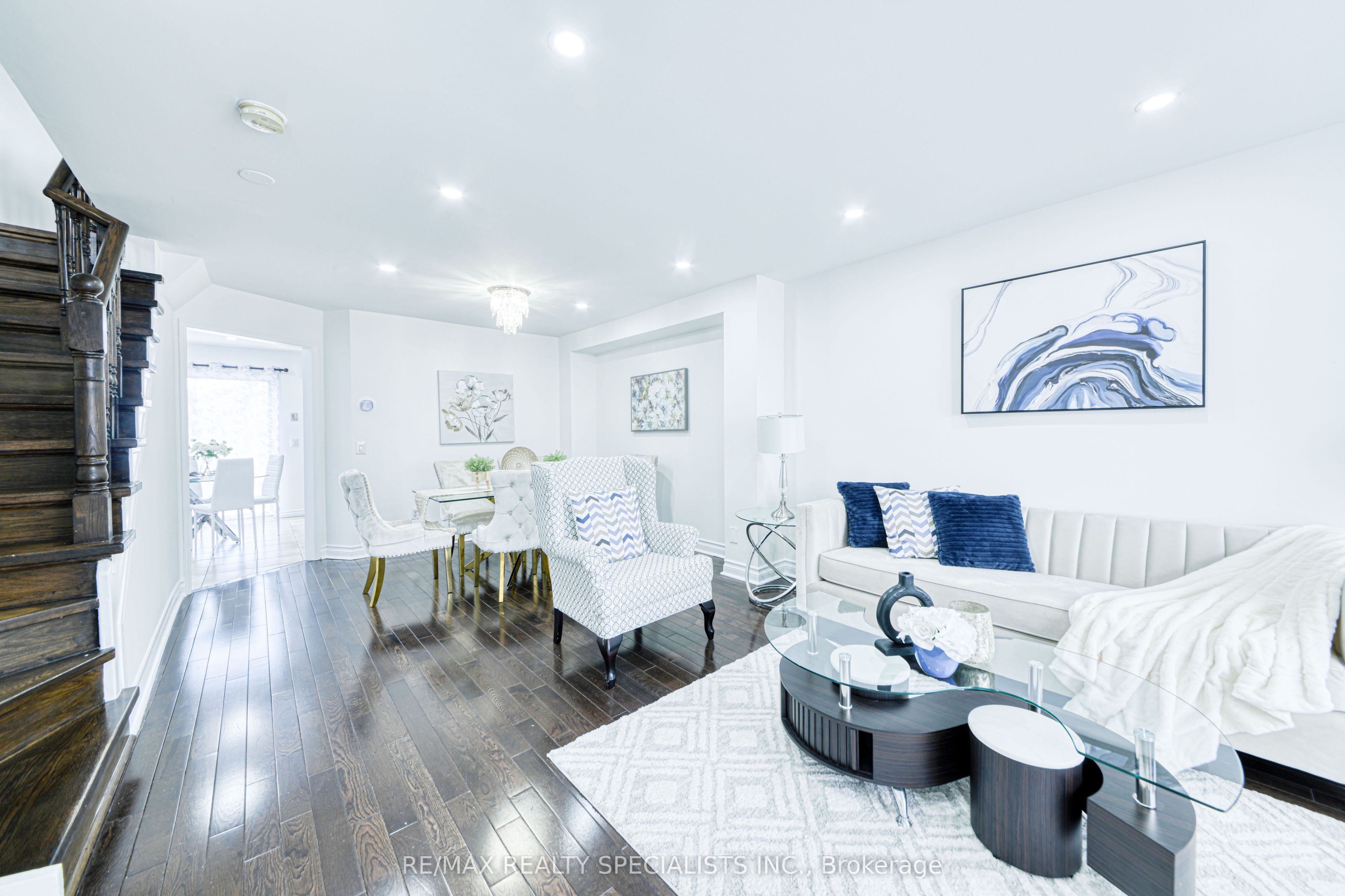 35 Softneedle Avenue, Brampton, ON L6R 1K4 photo 3