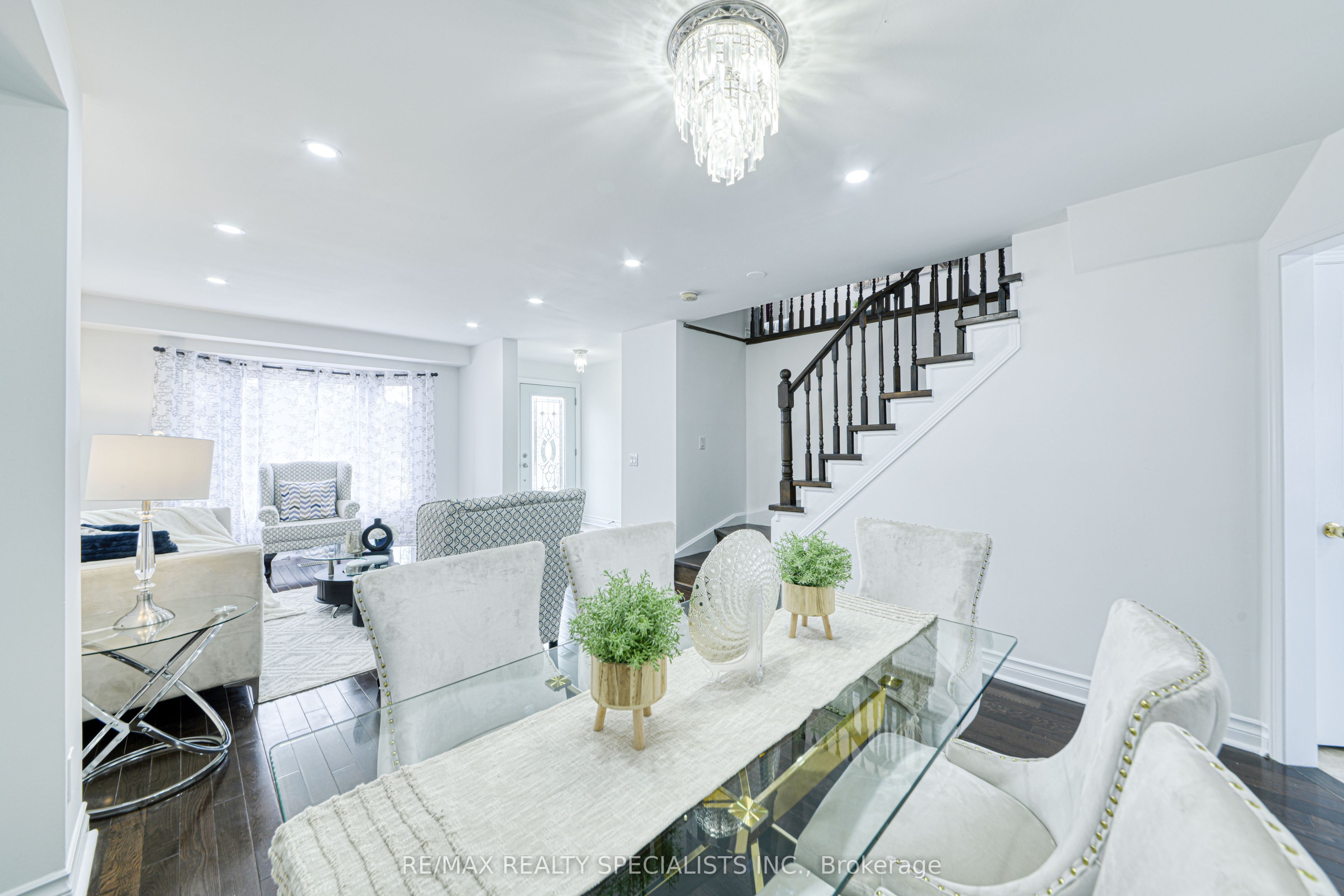 35 Softneedle Avenue, Brampton, ON L6R 1K4 photo 4
