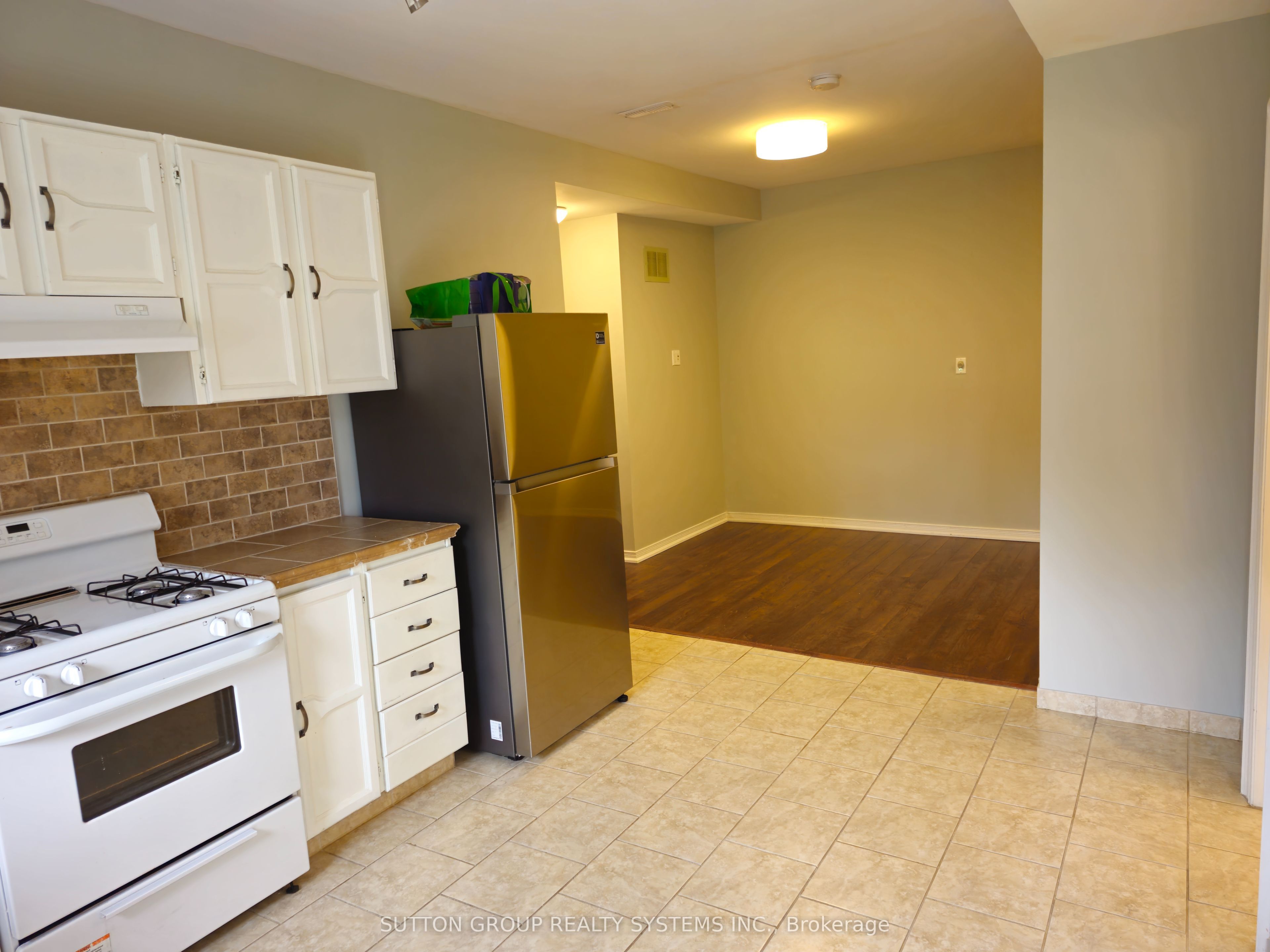 8879 Heritage Road Lower, Brampton, ON L6Y 0E4 photo 5