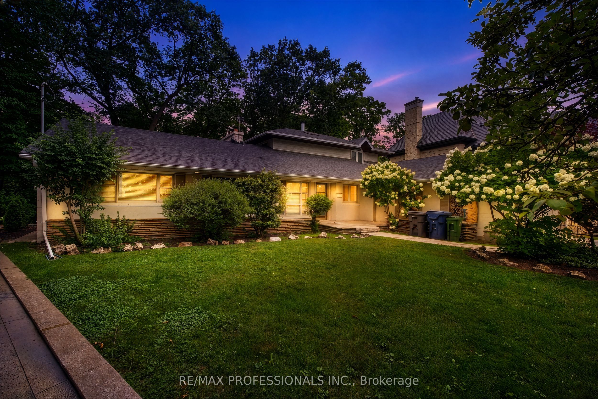 89 Valecrest Drive, Toronto, ON M9A 4P5 photo 3