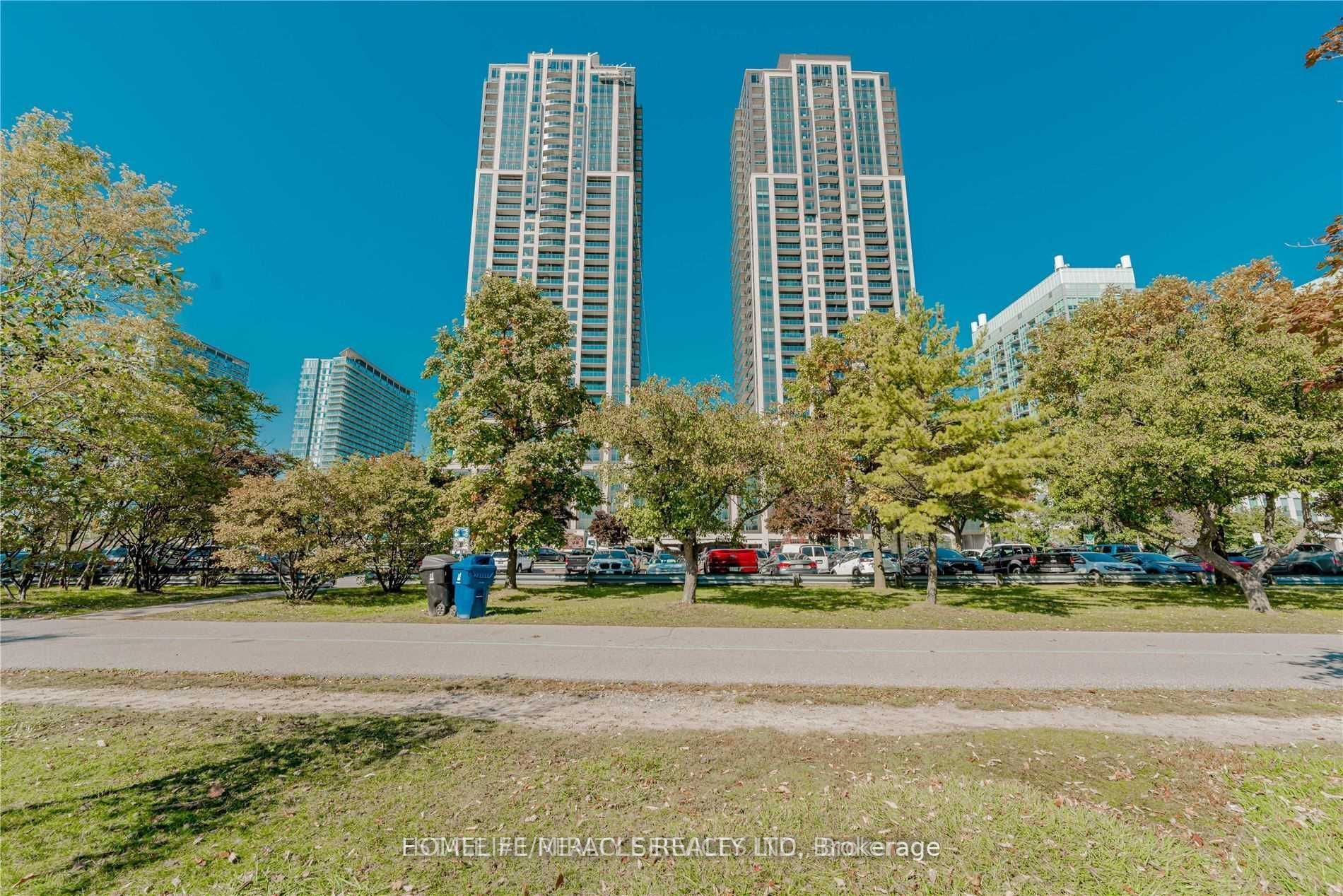 1928 Lakeshore Boulevard W, Toronto, ON M6S 1A1 photo 3