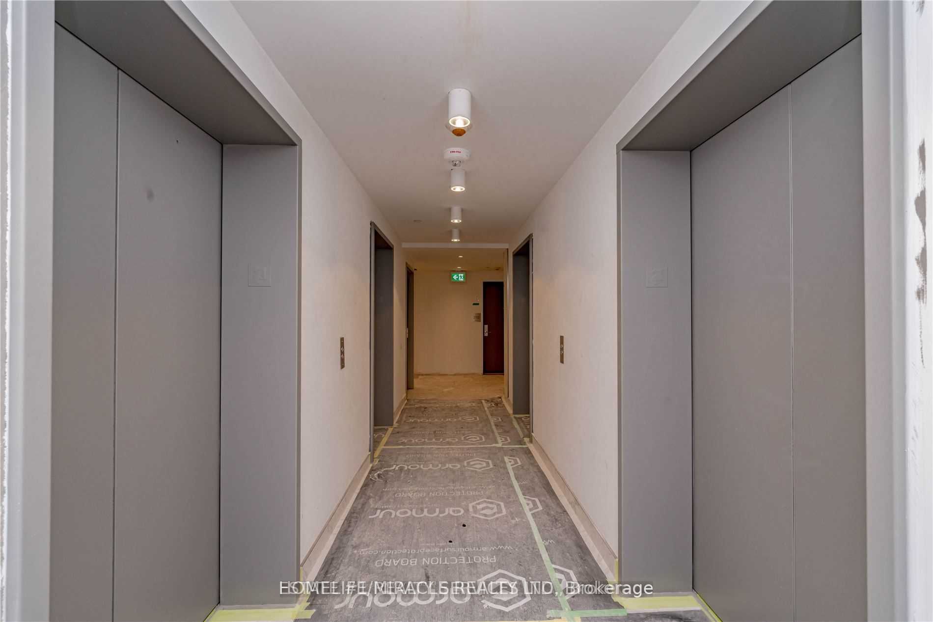 1928 Lakeshore Boulevard W, Toronto, ON M6S 1A1 photo 5