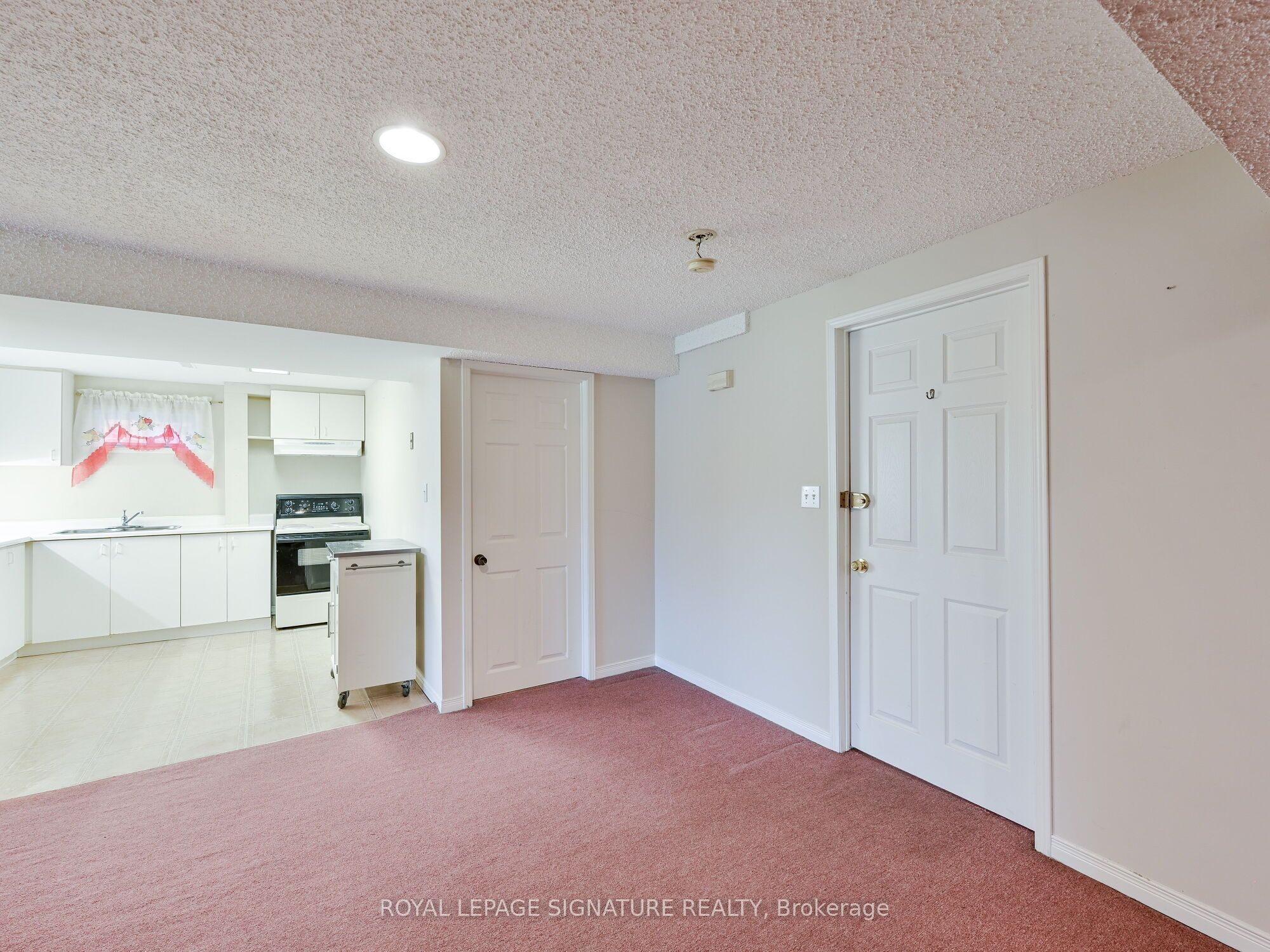 556 Farwell Crescent Lower, Mississauga, ON L5R 2A6 photo 5