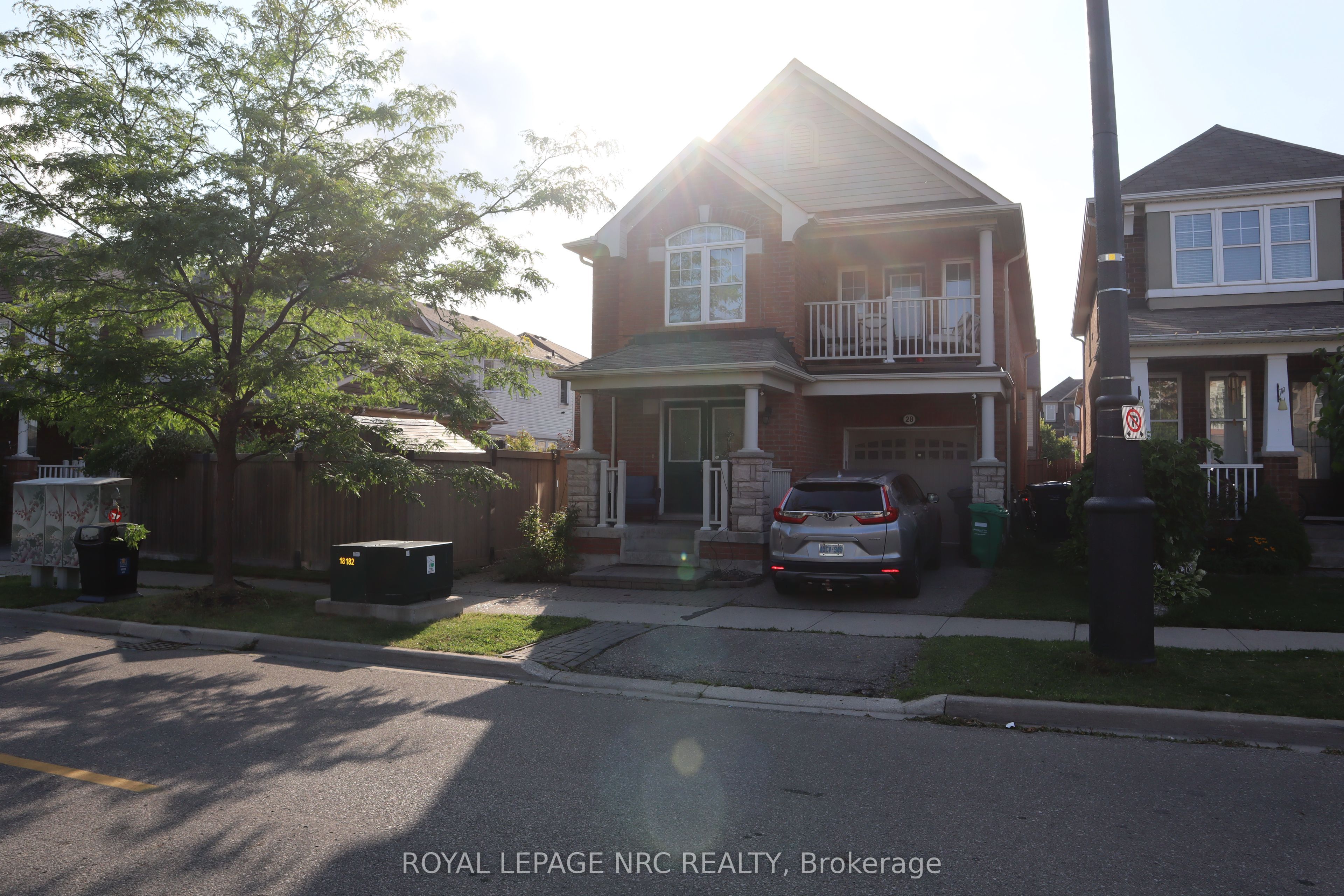 28 Dulverton Drive, Brampton, ON L7A 0P3 photo 2