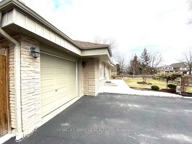 46 Alpha Mills Road, Mississauga, ON L5N 1H6 photo 3