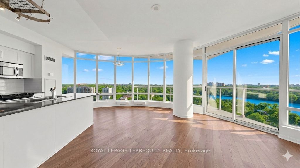 15 Windermere Avenue 2205, Toronto, ON M6S 5A2 photo 3