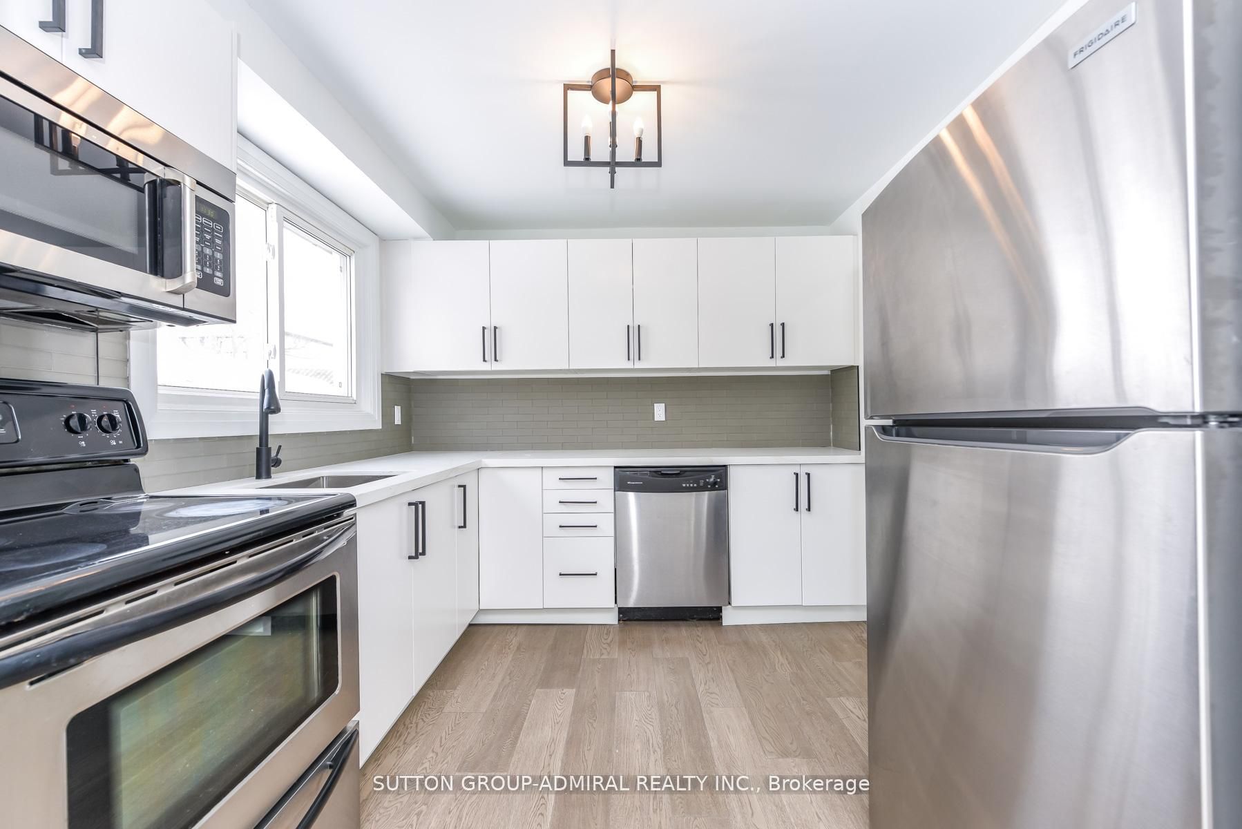 4 Hardcastle Court, Brampton, ON L6S 2A9 photo 5