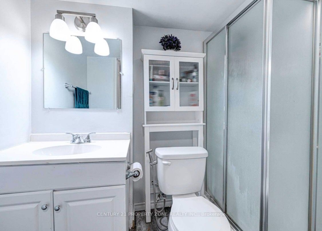6 Roehampton Crescent W Basement , Brampton, ON L6Y 2R4 photo 5